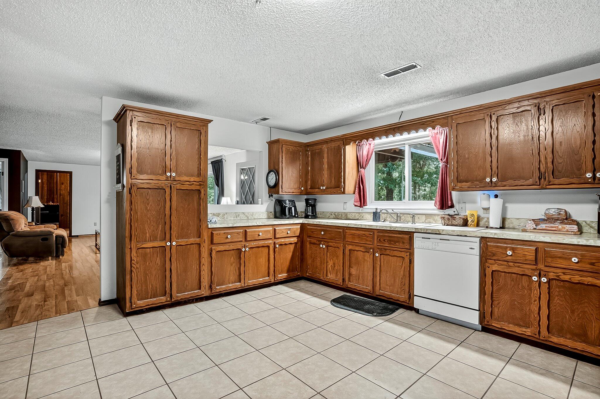 460 Sela Lane Property Photo 12