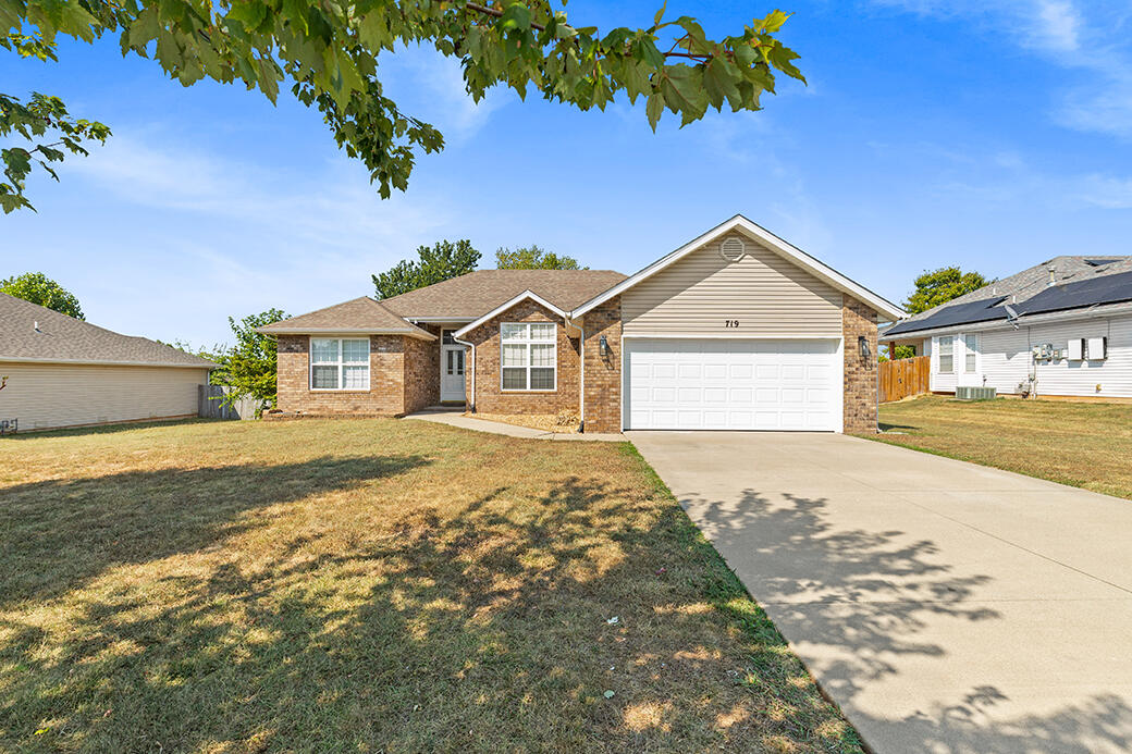 719 Shelley Street Property Photo 2