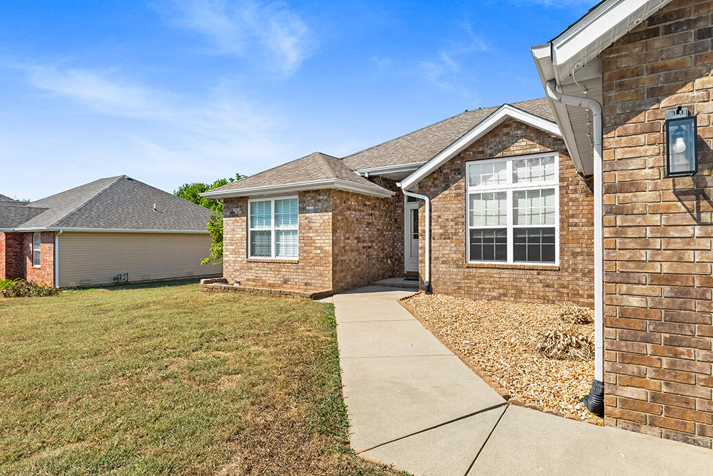 719 Shelley Street Property Photo 3