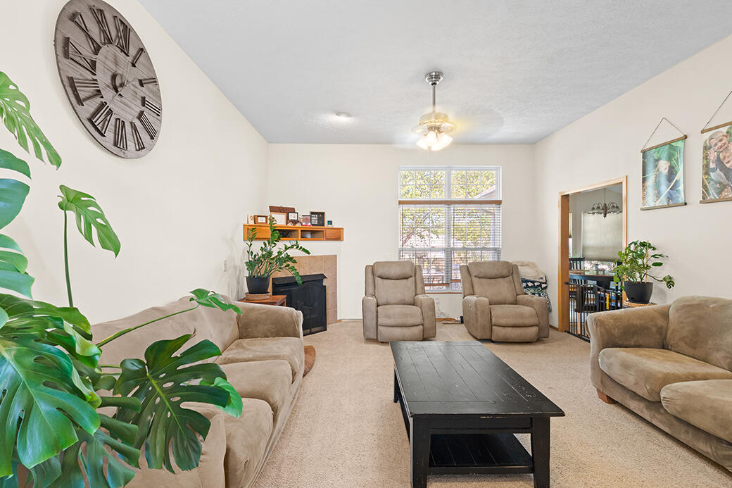 719 Shelley Street Property Photo 4