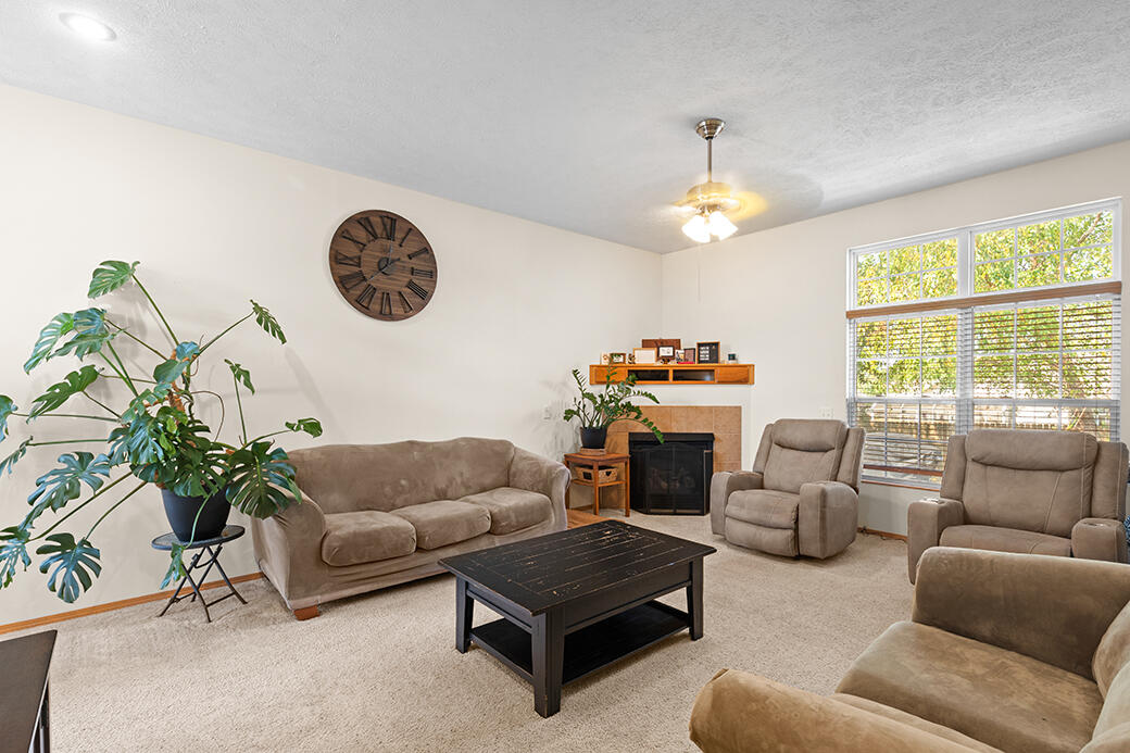 719 Shelley Street Property Photo 5