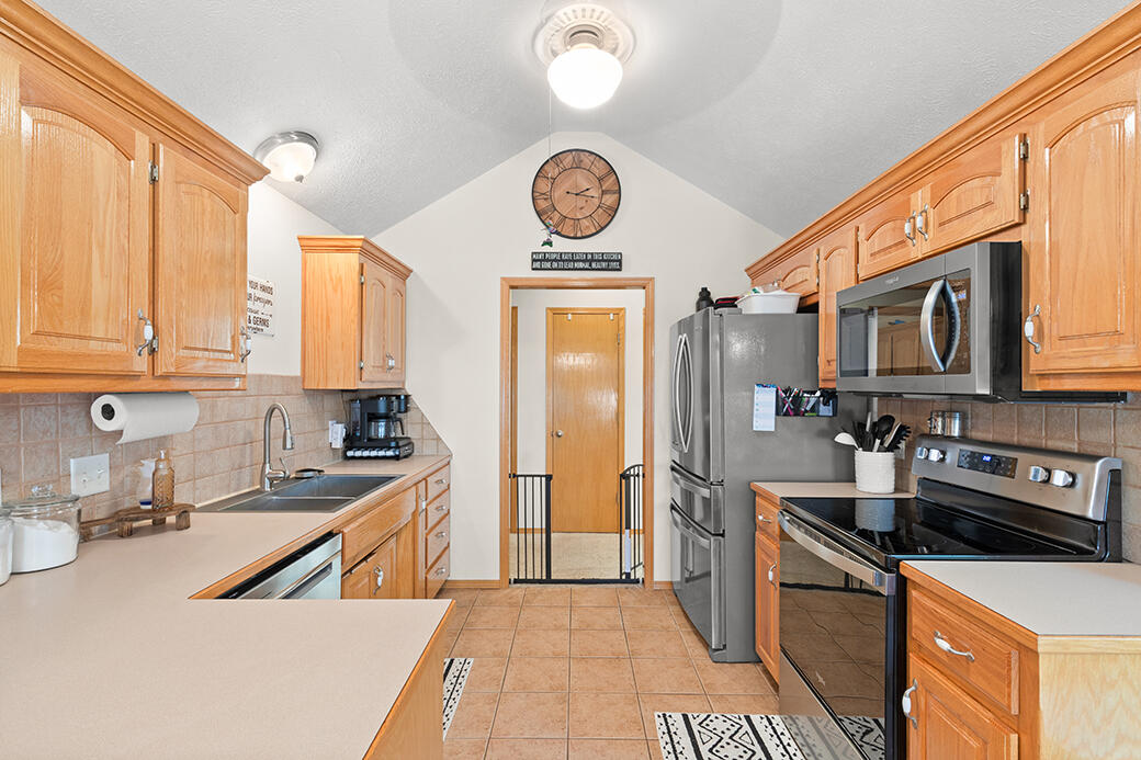 719 Shelley Street Property Photo 7