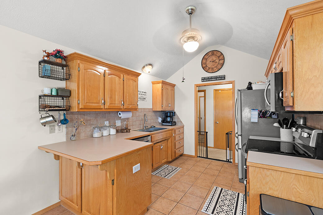 719 Shelley Street Property Photo 8