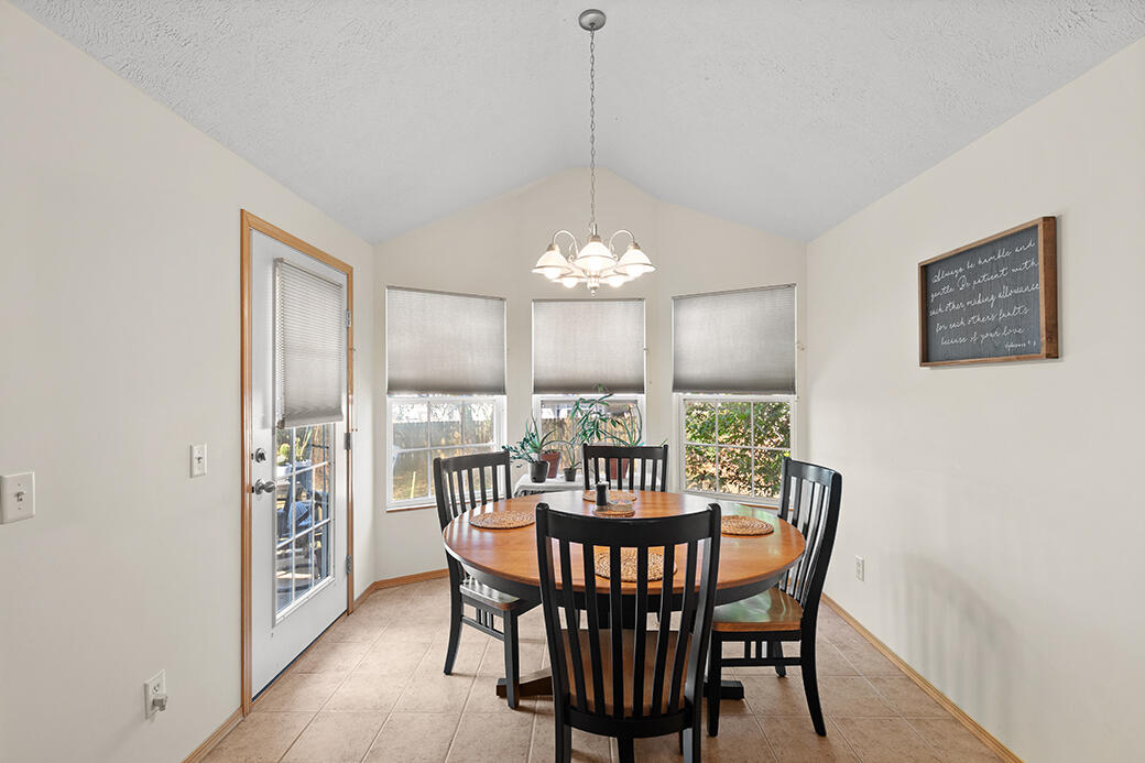 719 Shelley Street Property Photo 9