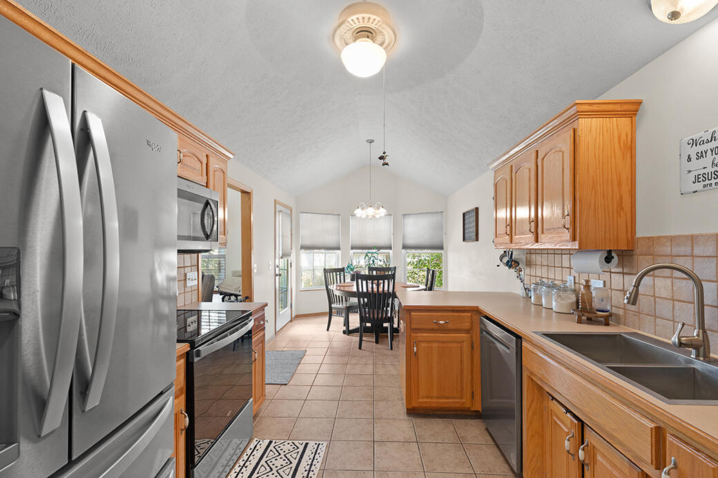 719 Shelley Street Property Photo 10