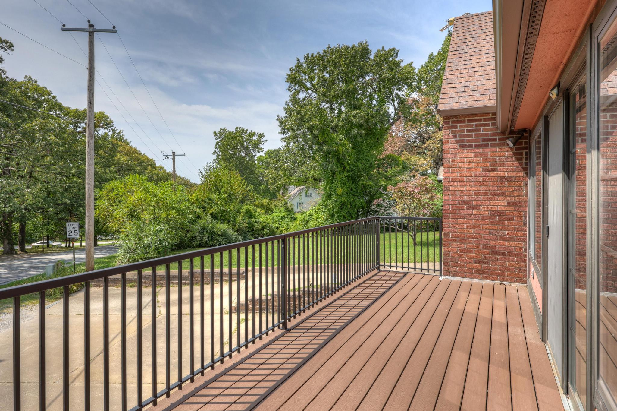 748 Oak Ridge Drive Property Photo 4