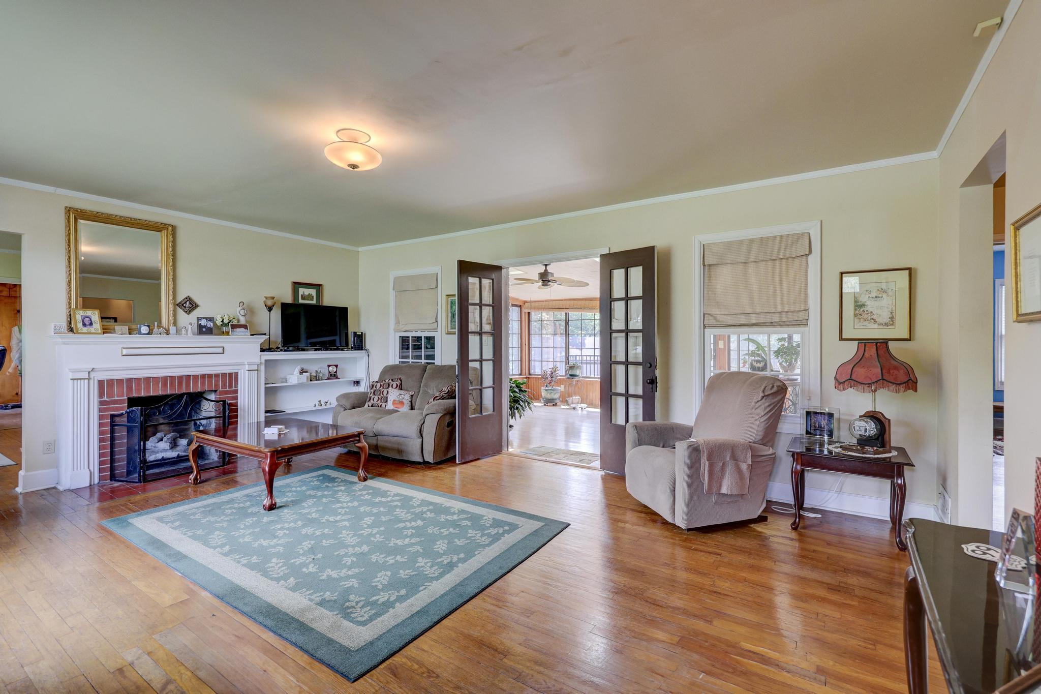 748 Oak Ridge Drive Property Photo 8