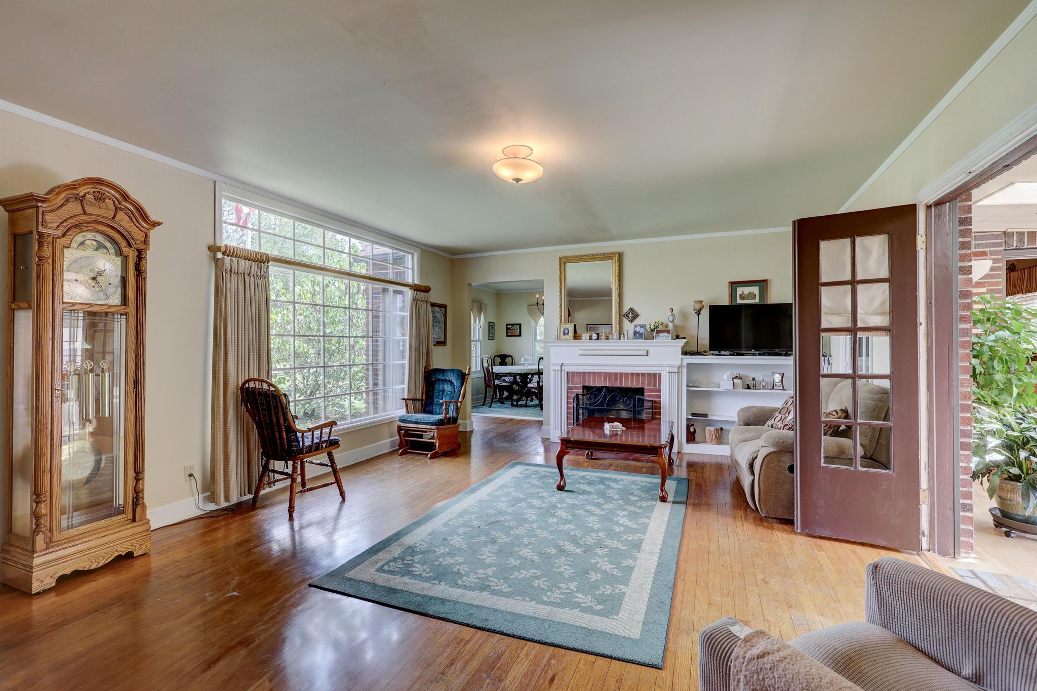 748 Oak Ridge Drive Property Photo 9