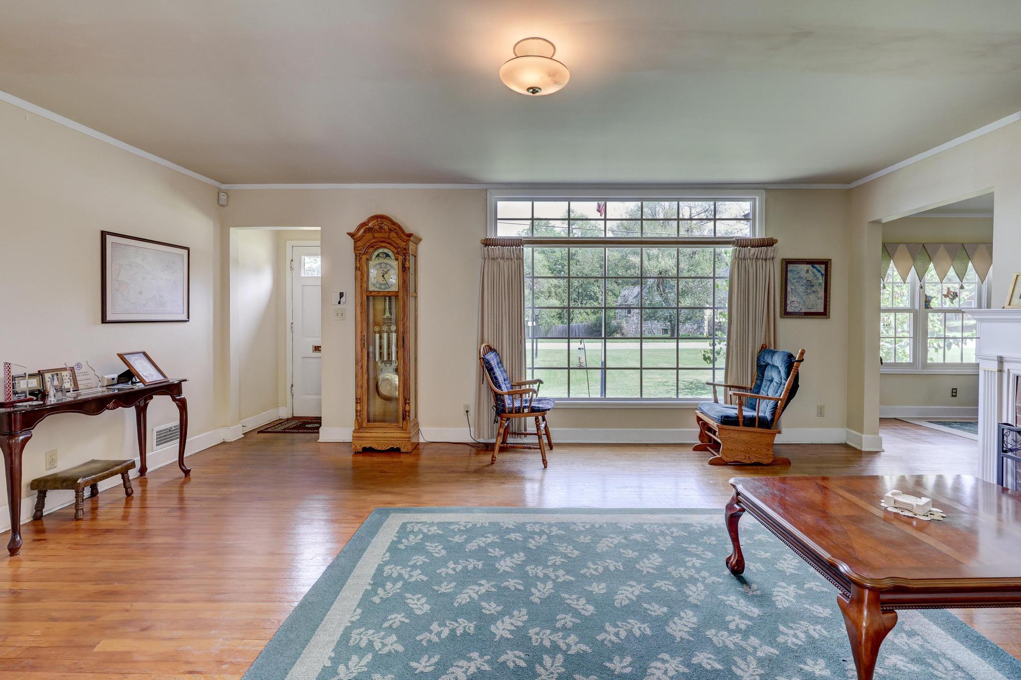 748 Oak Ridge Drive Property Photo 10