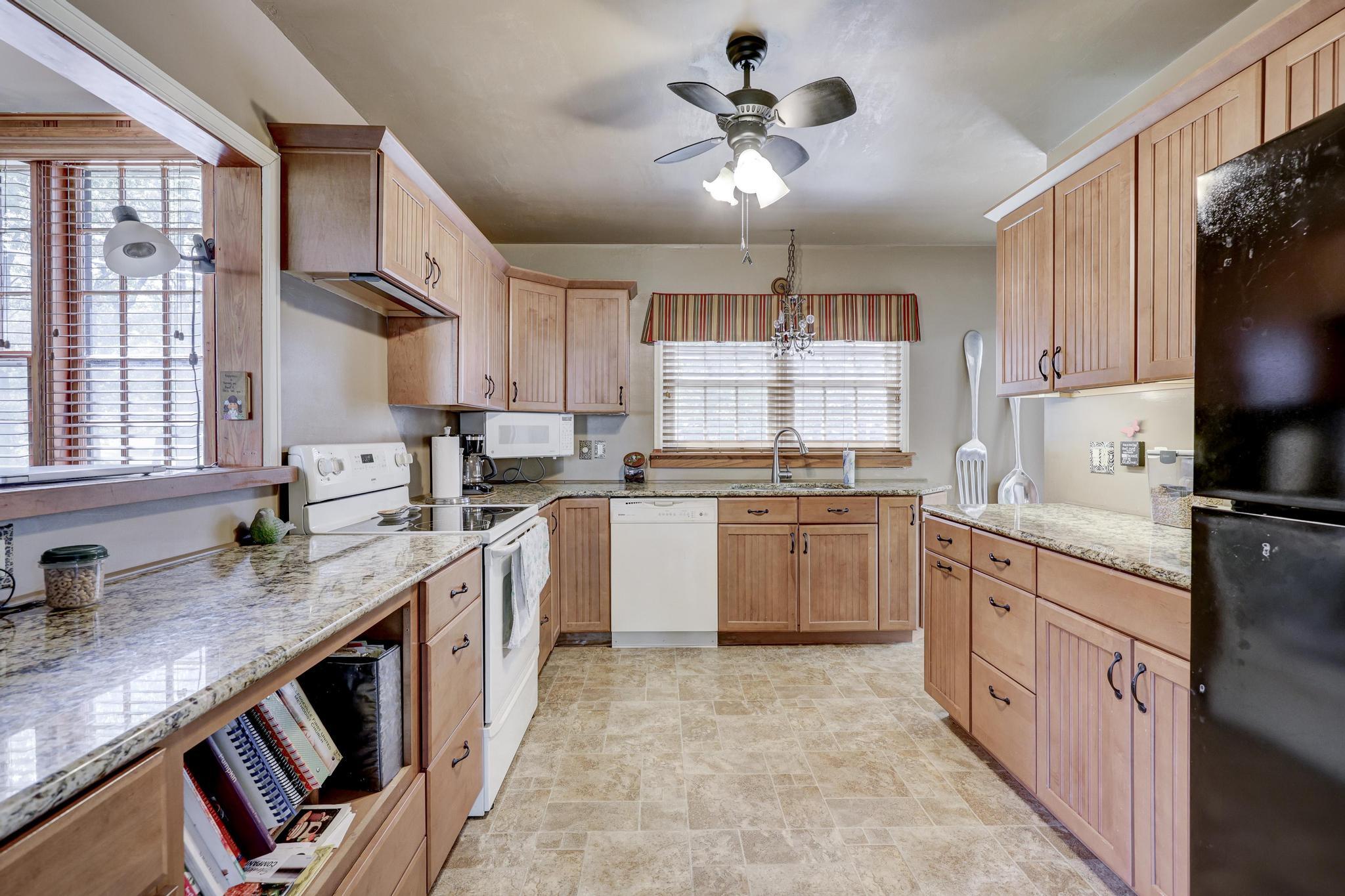 748 Oak Ridge Drive Property Photo 18