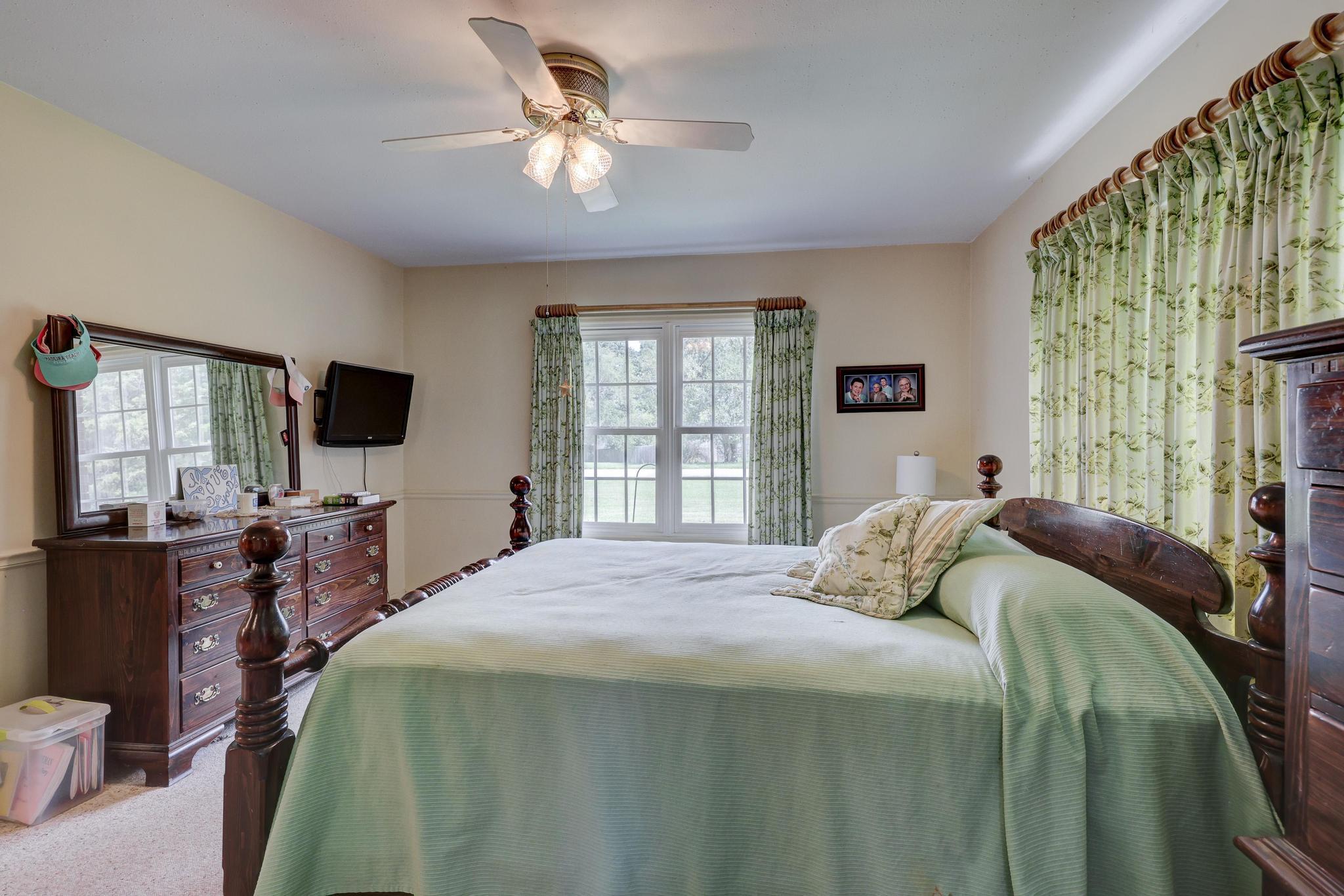 748 Oak Ridge Drive Property Photo 25