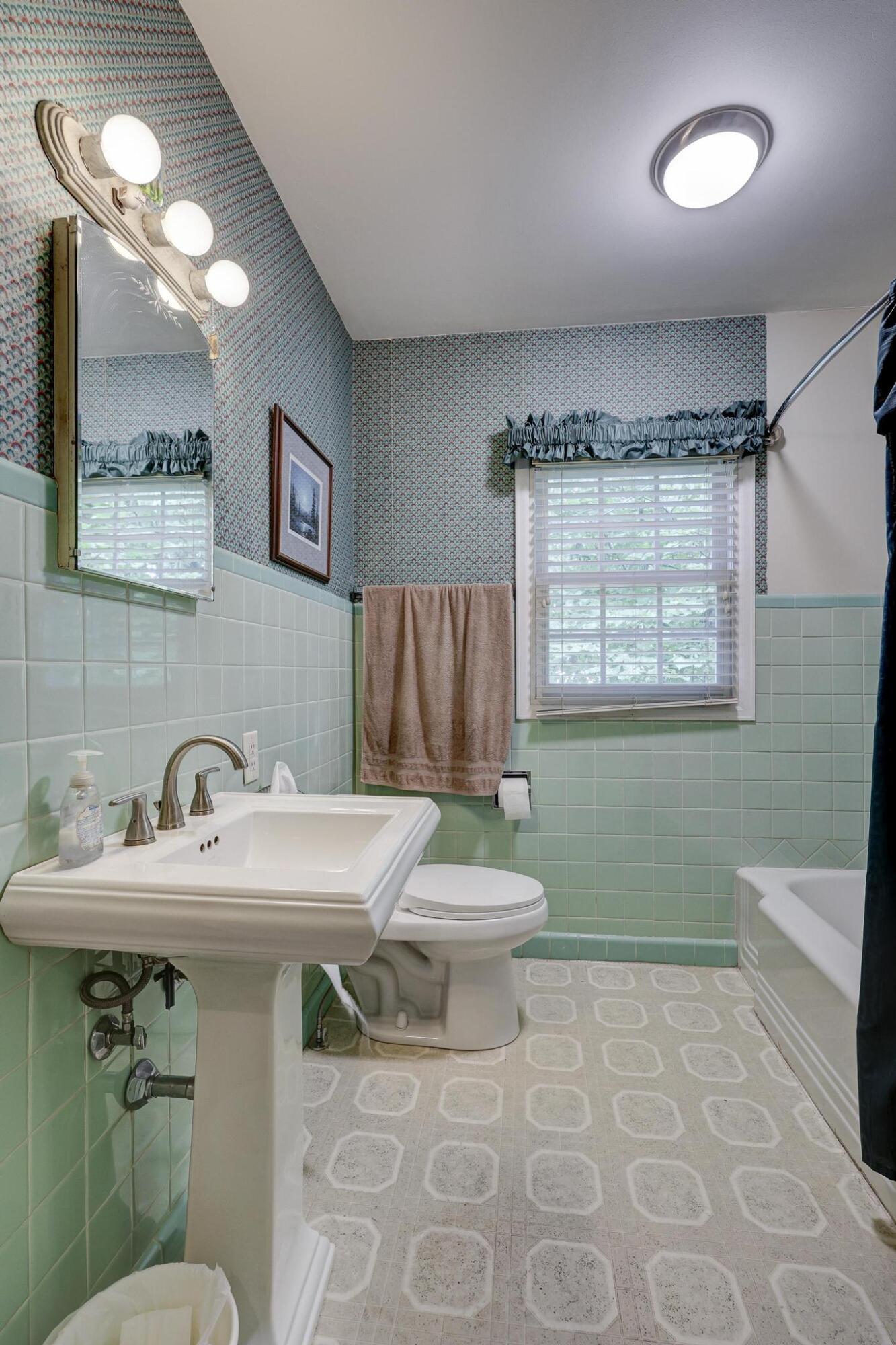 748 Oak Ridge Drive Property Photo 32