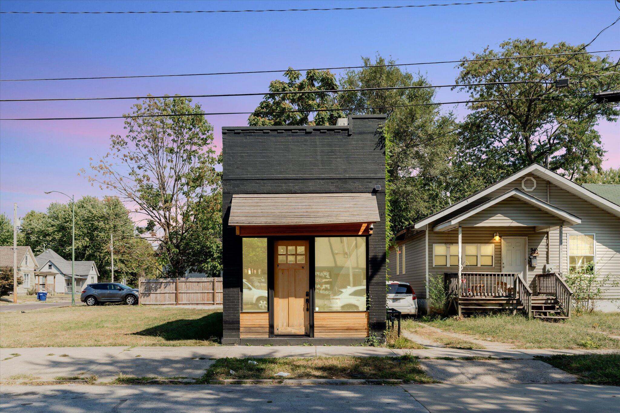 944-946 North Main Avenue Property Photo 1