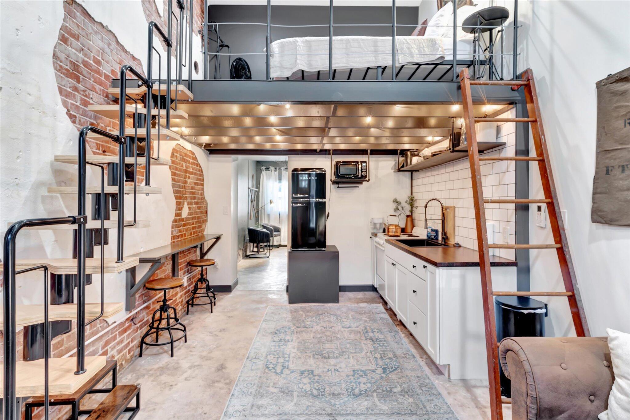 944-946 North Main Avenue Property Photo 4