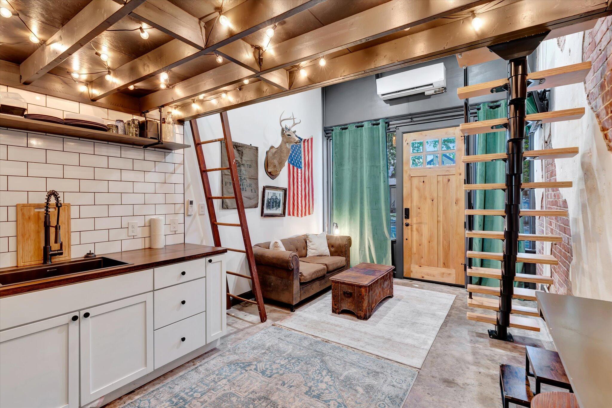 944-946 North Main Avenue Property Photo 5