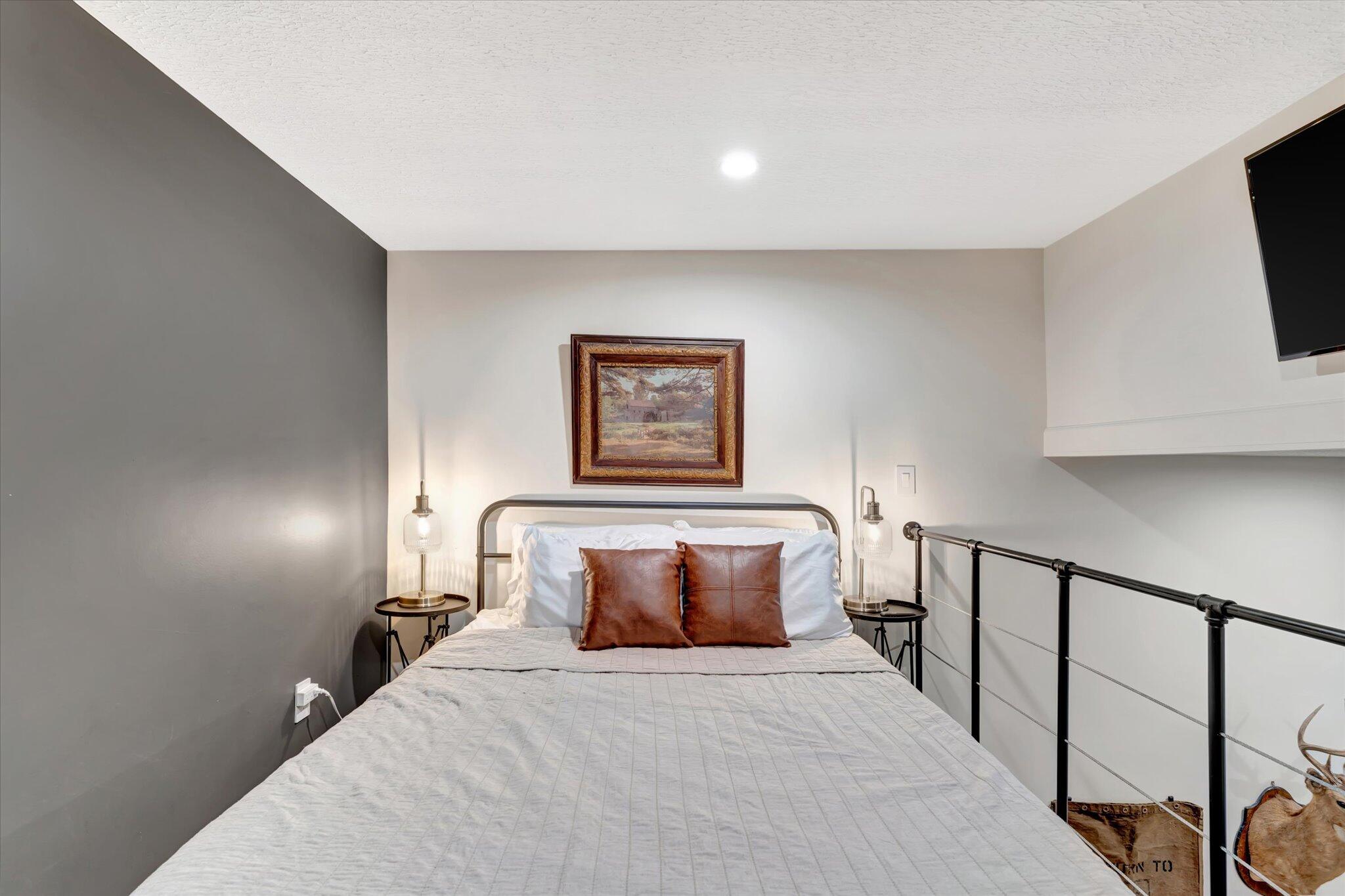 944-946 North Main Avenue Property Photo 11