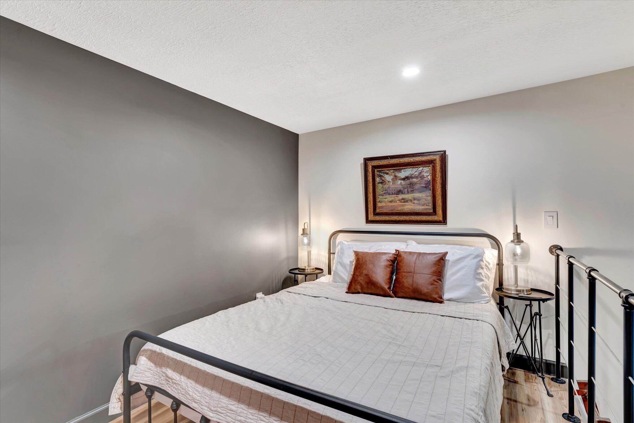 944-946 North Main Avenue Property Photo 12