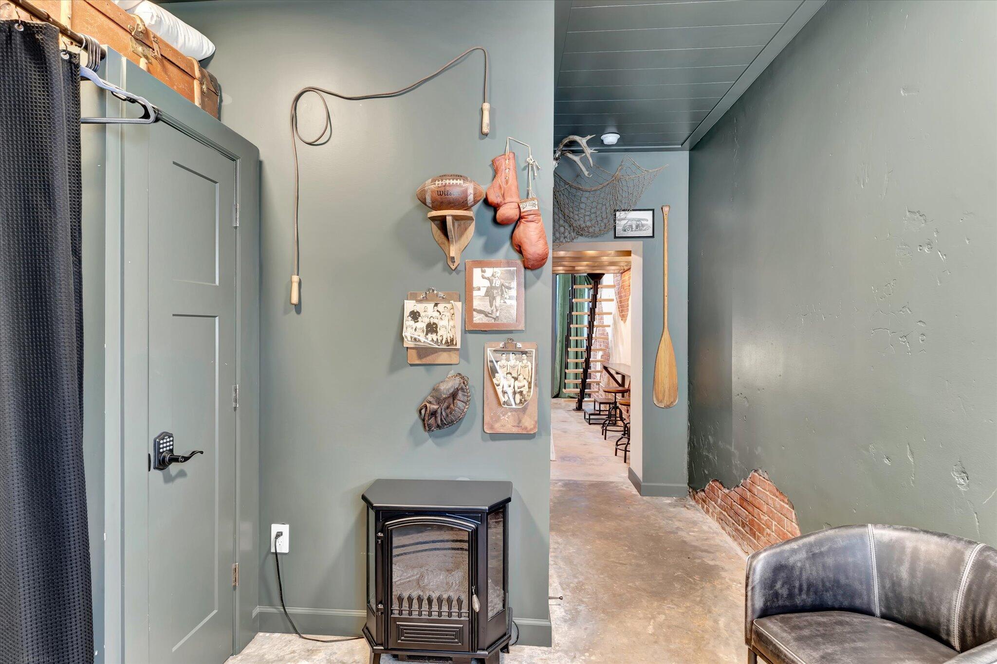 944-946 North Main Avenue Property Photo 17