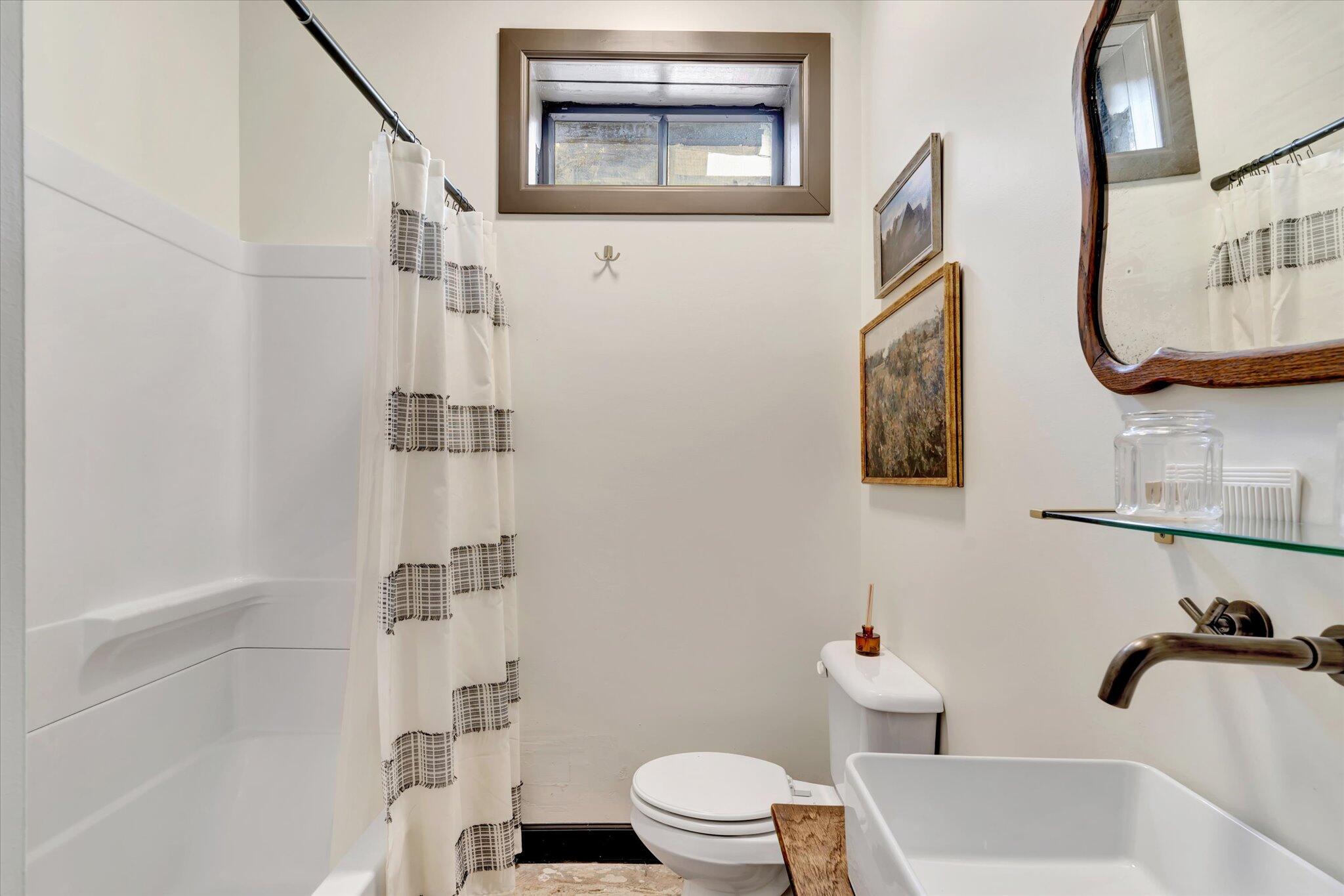 944-946 North Main Avenue Property Photo 23