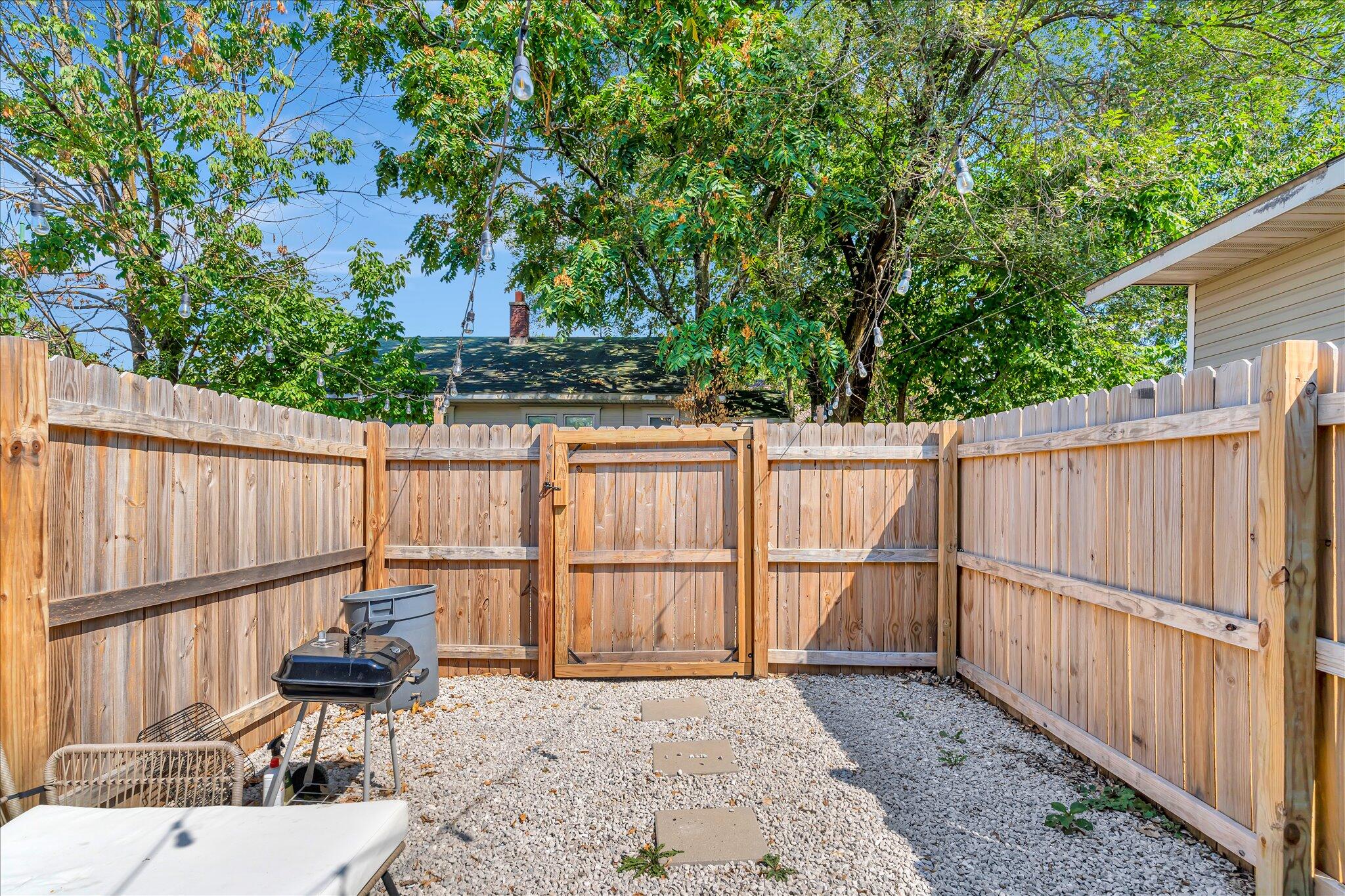 944-946 North Main Avenue Property Photo 25