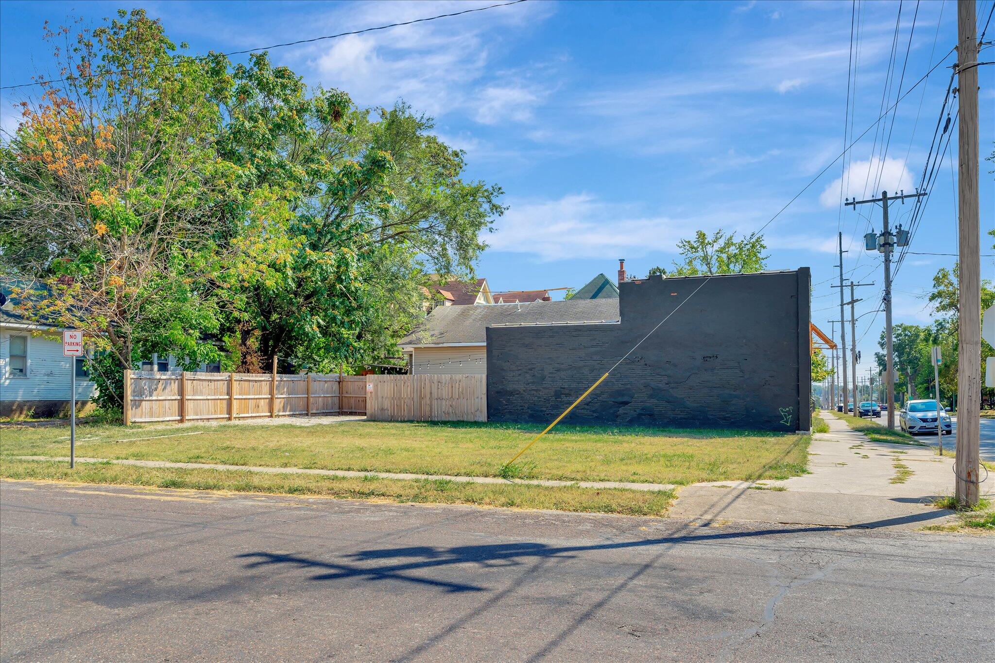 944-946 North Main Avenue Property Photo 27