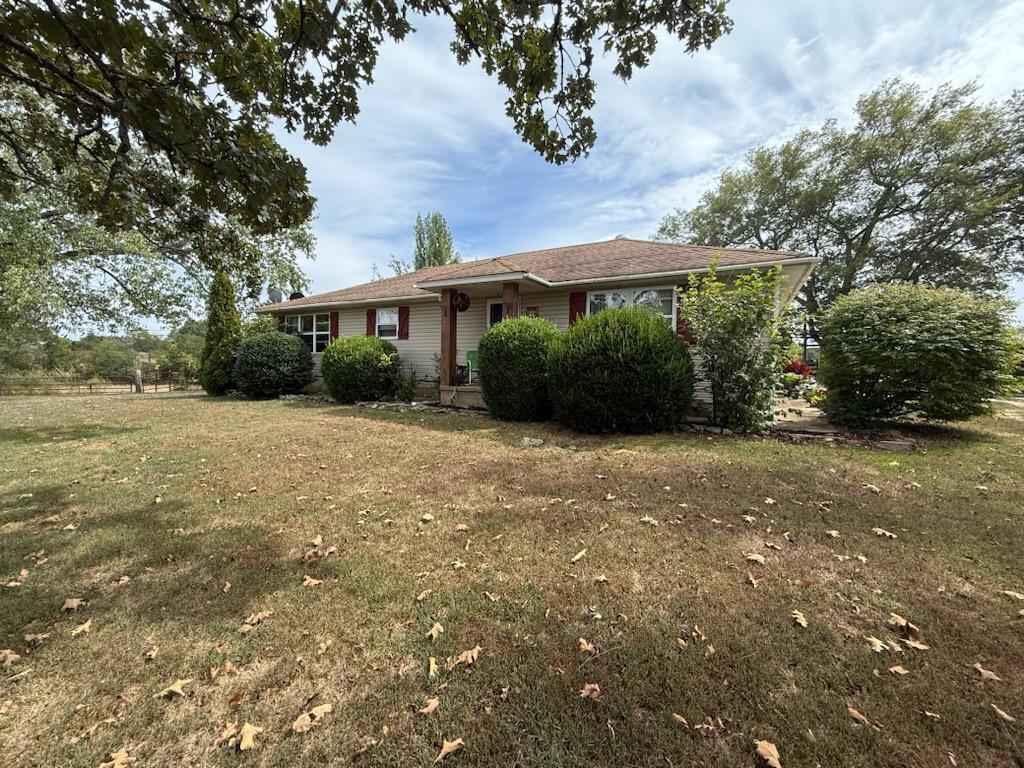 7882 Highway V Property Photo 2