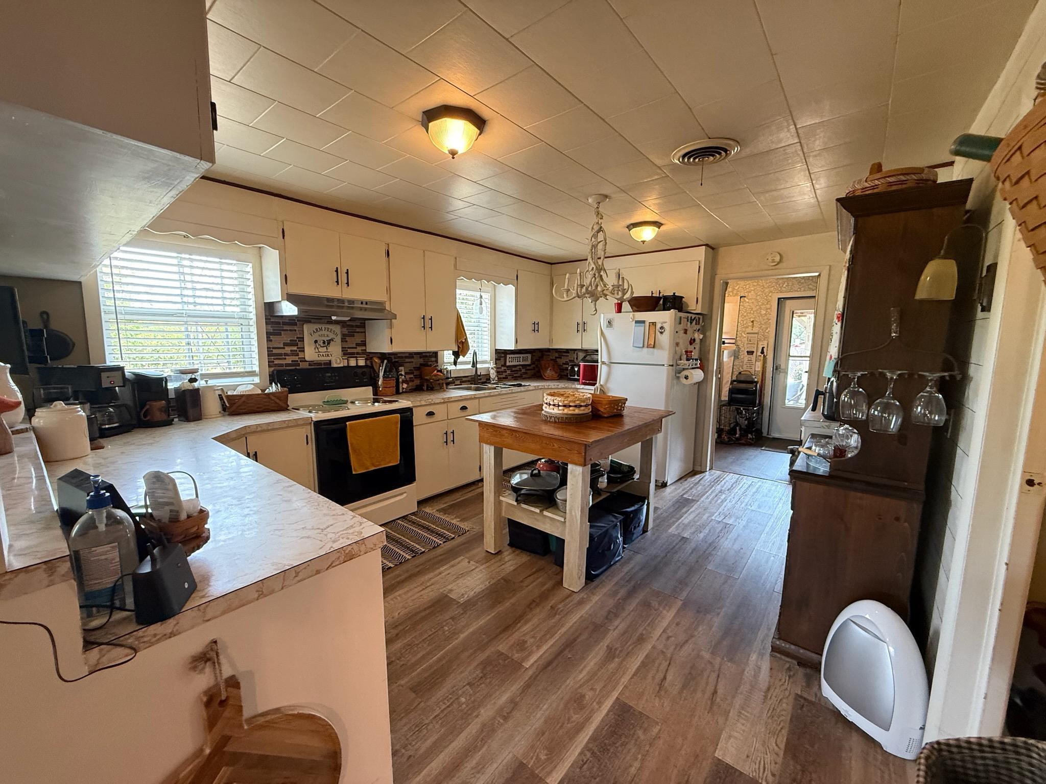 7882 Highway V Property Photo 4