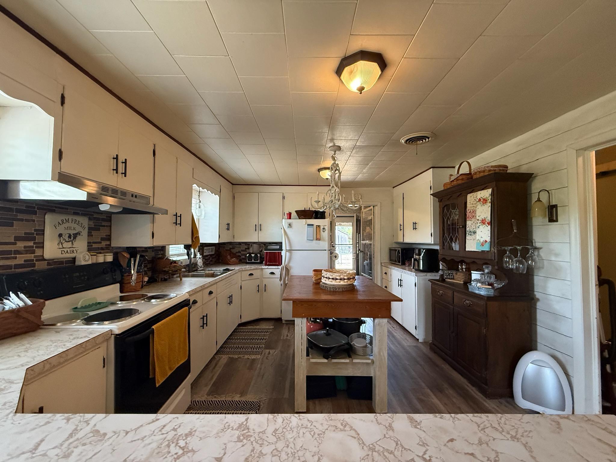 7882 Highway V Property Photo 7