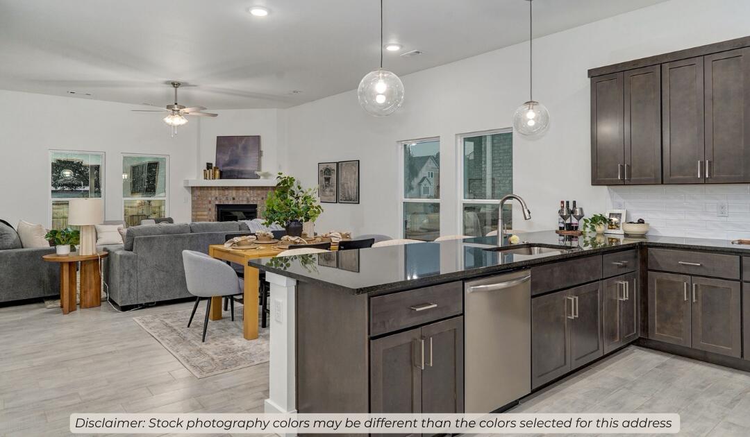 415 Molly Dean Drive Property Photo 5