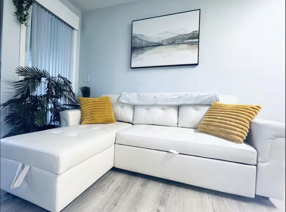 159 Southwood Shores Place Property Photo 1