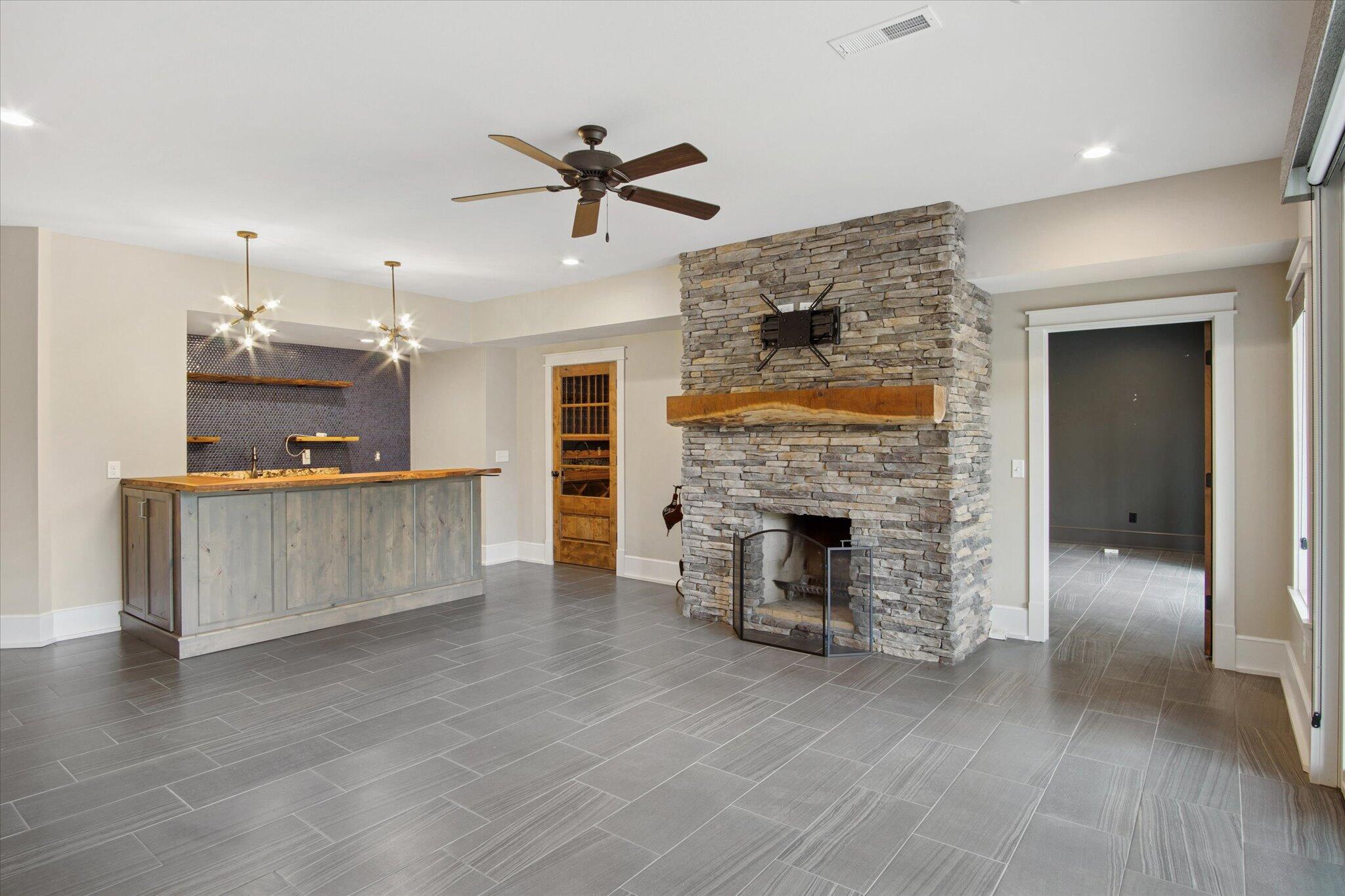 2470 East 565th Road Property Photo 73