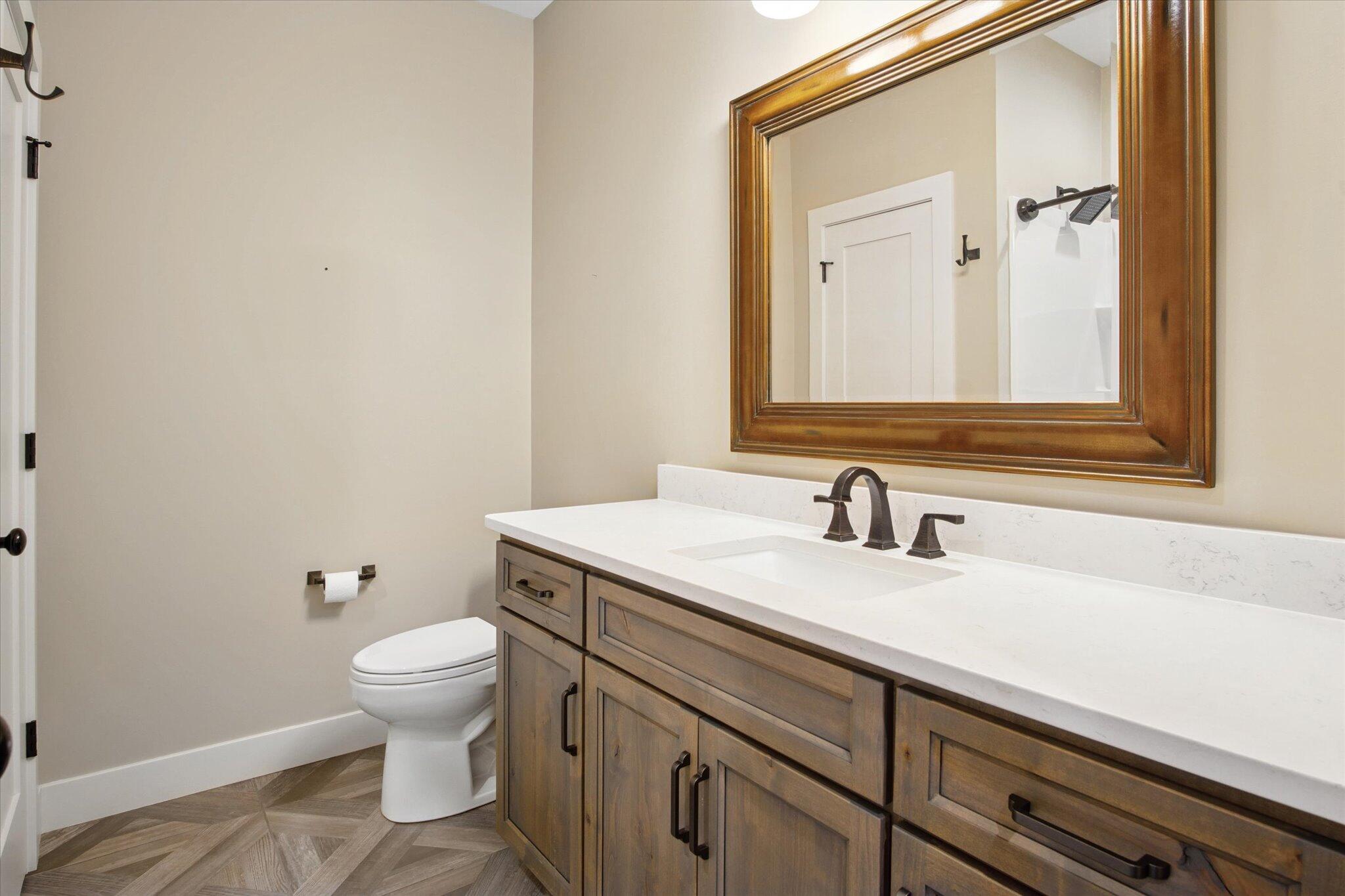 2470 East 565th Road Property Photo 86