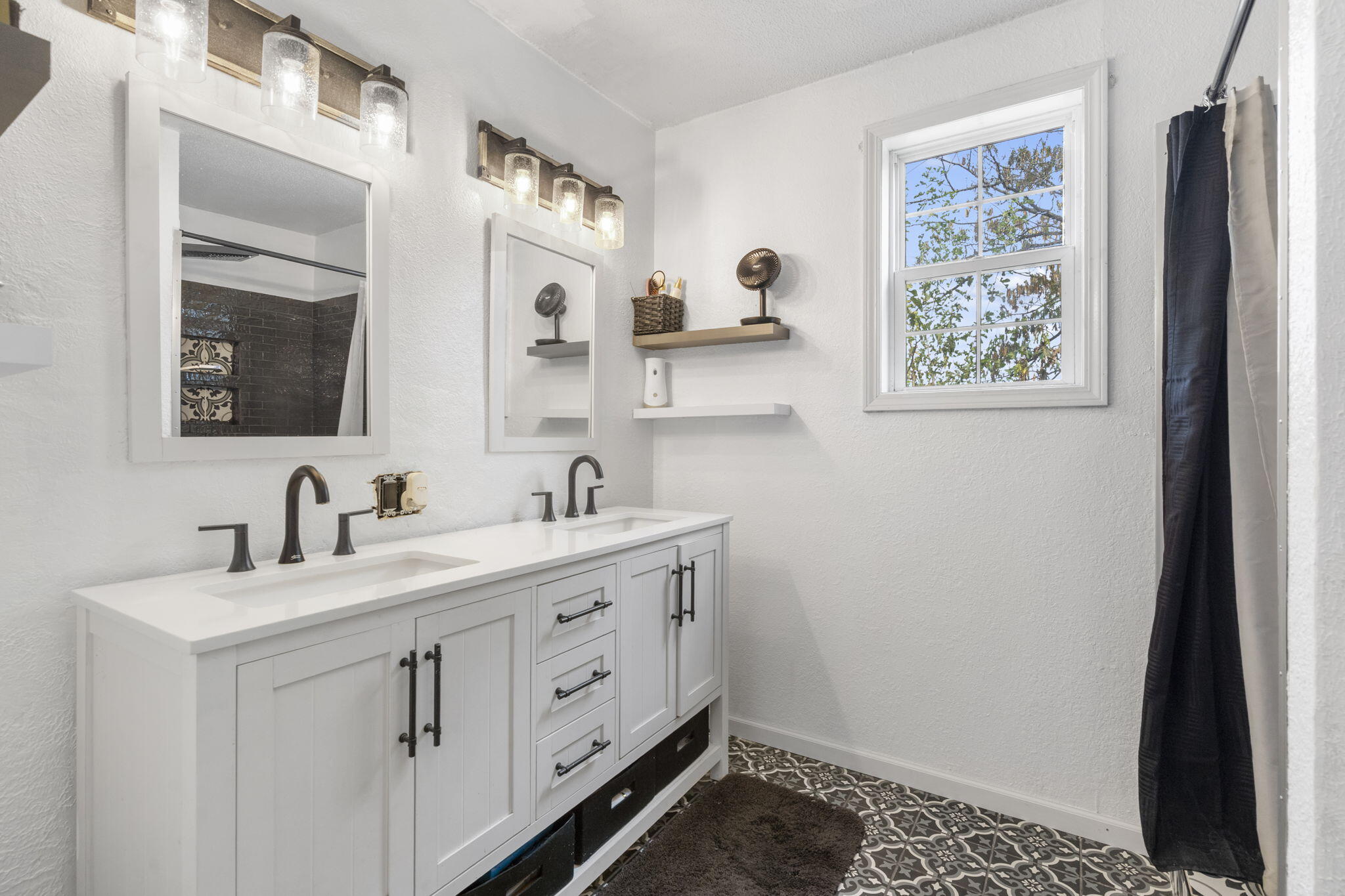 203 South Elder Street Property Photo 8