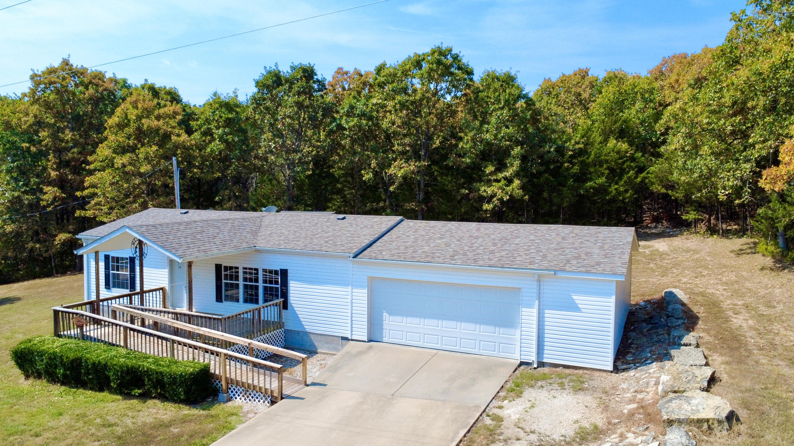 17976 New Hermitage Drive Property Photo 1