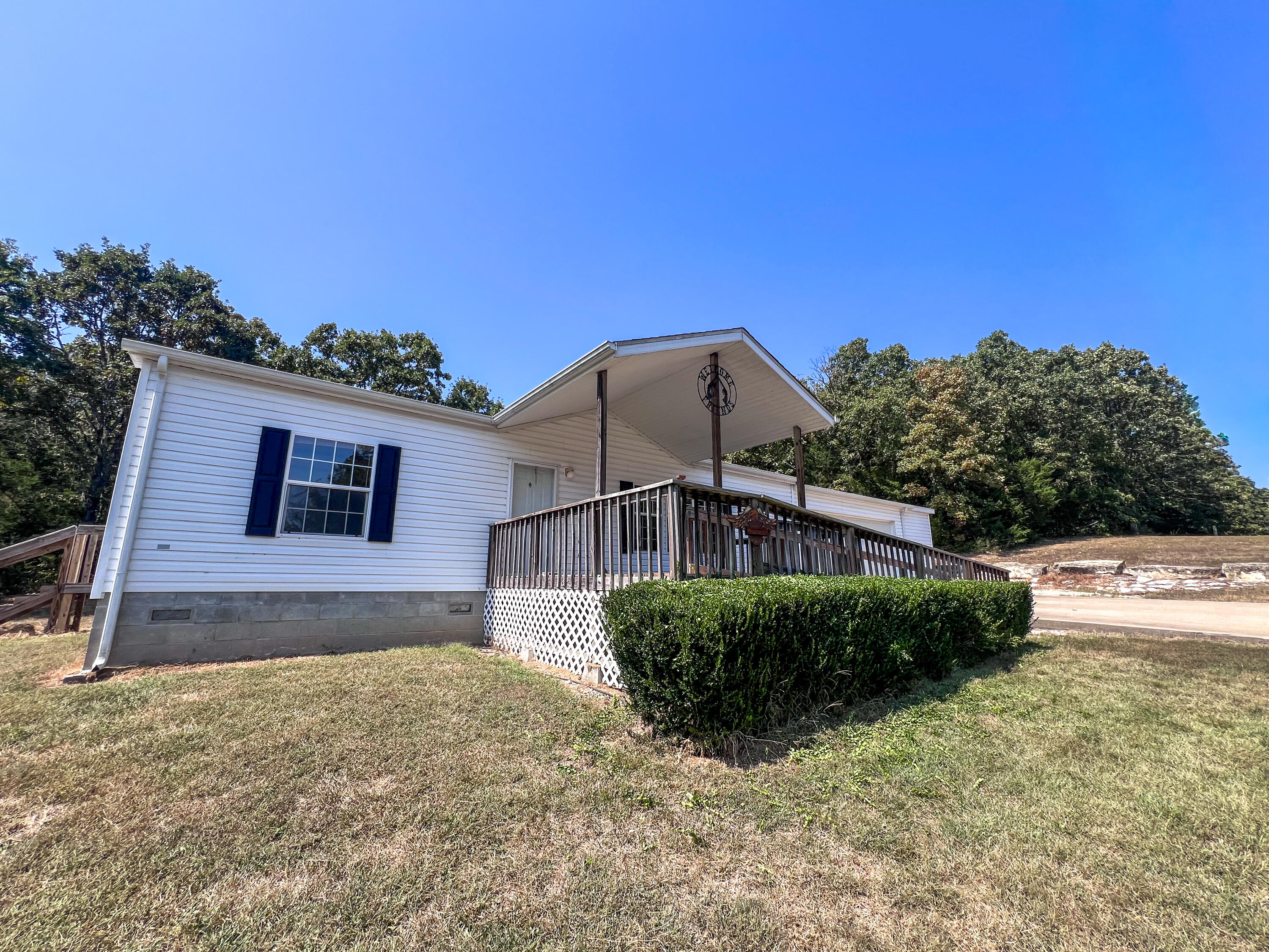 17976 New Hermitage Drive Property Photo 4