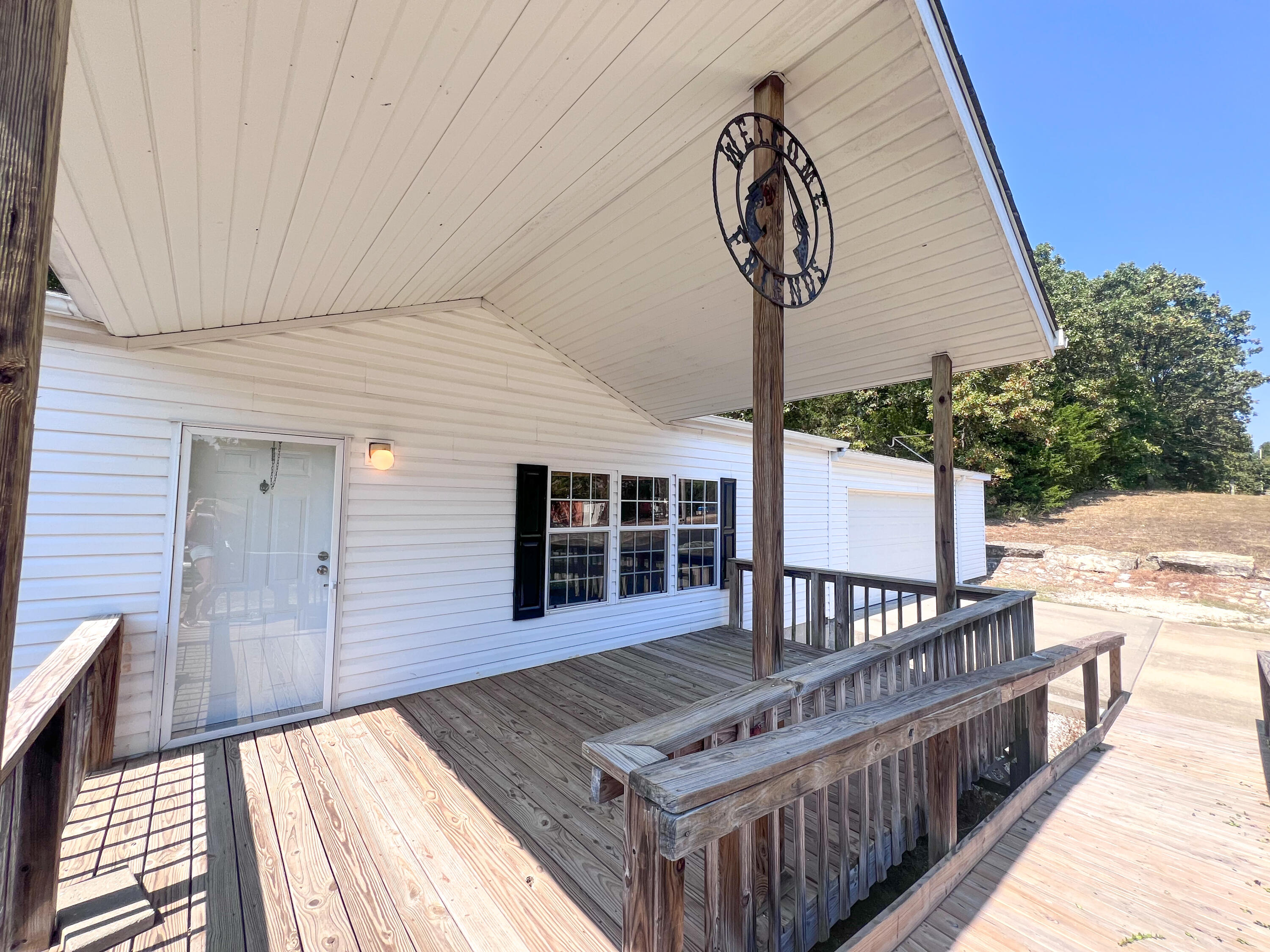 17976 New Hermitage Drive Property Photo 7