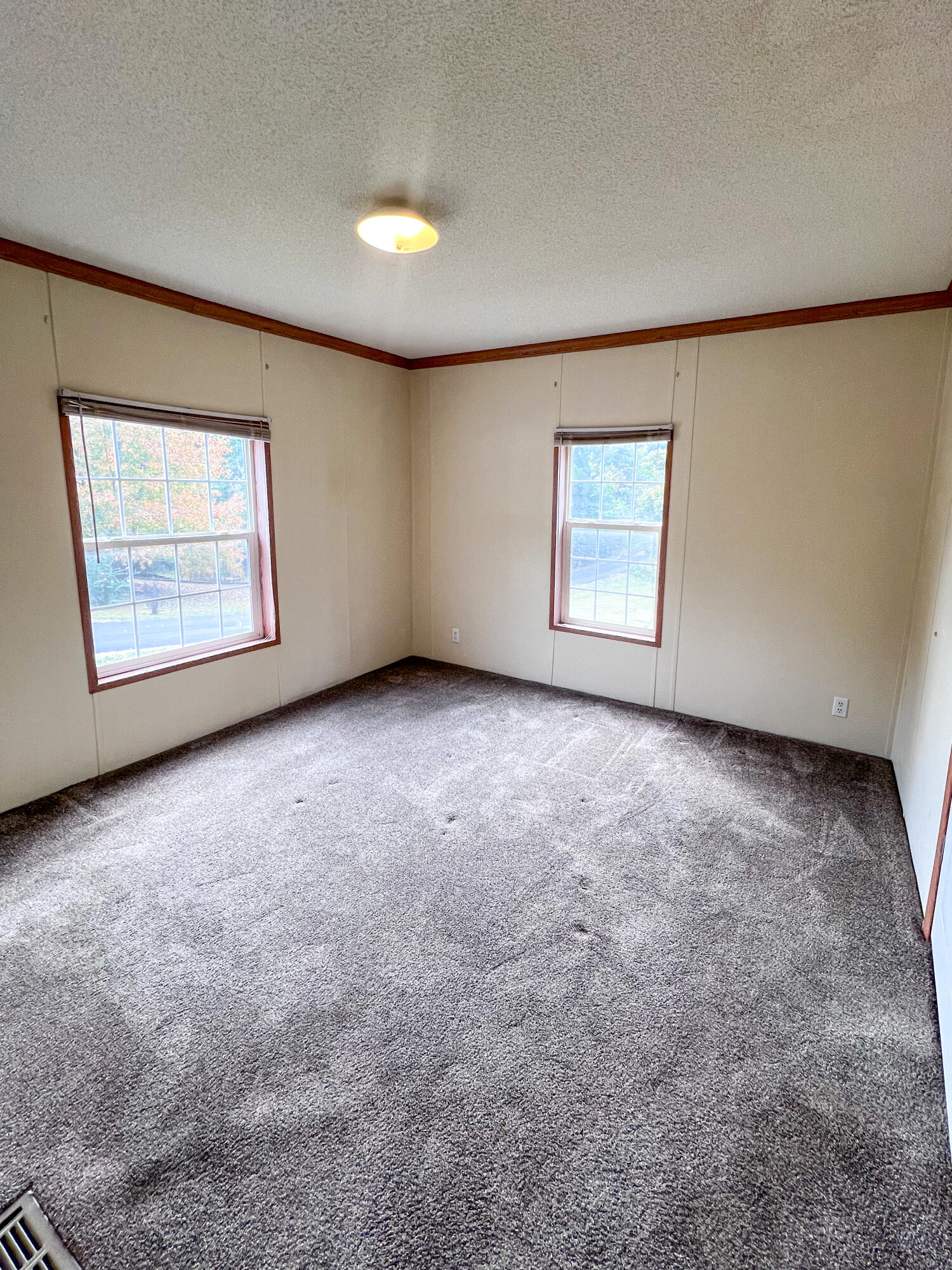 17976 New Hermitage Drive Property Photo 17