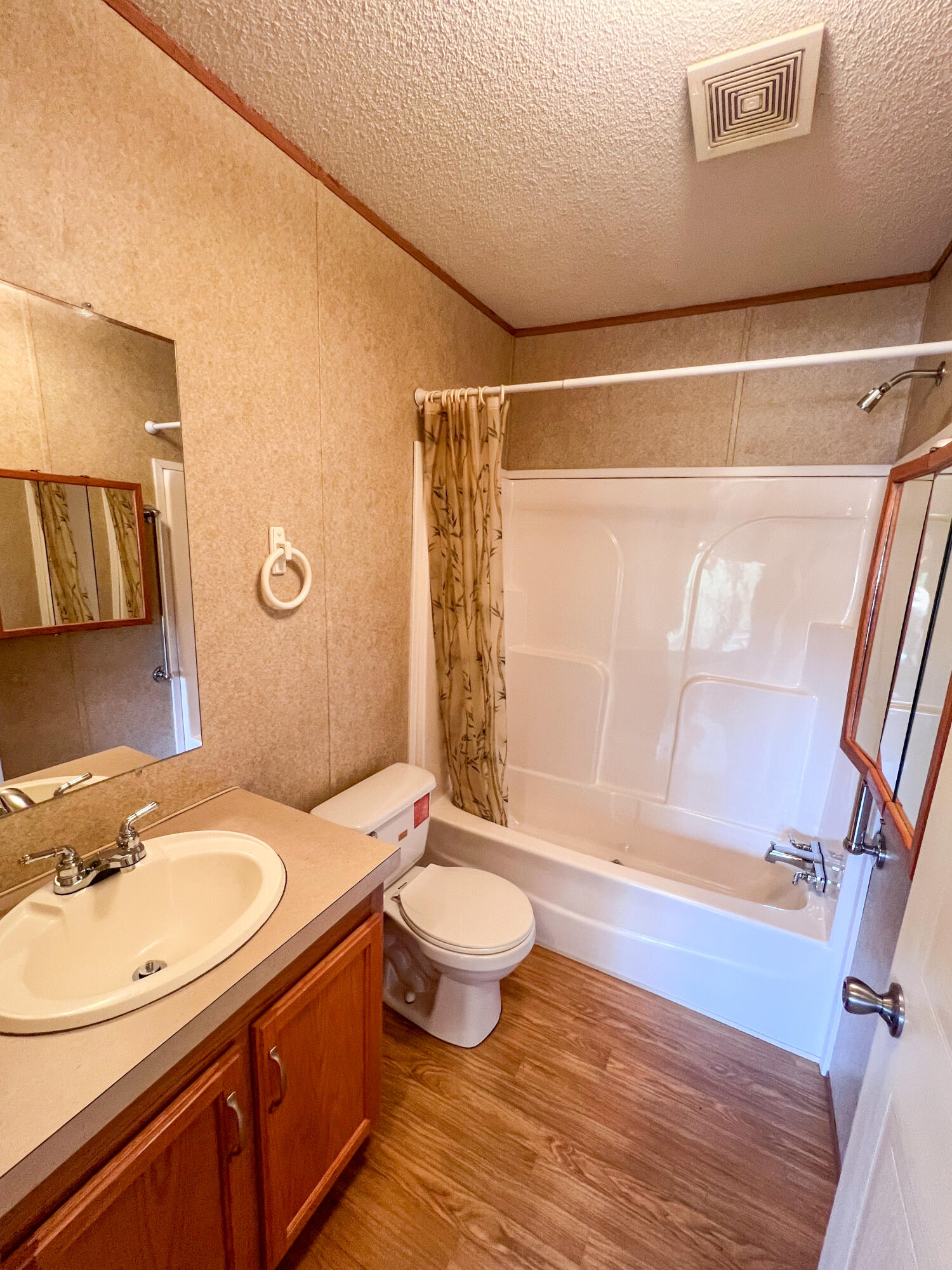 17976 New Hermitage Drive Property Photo 22