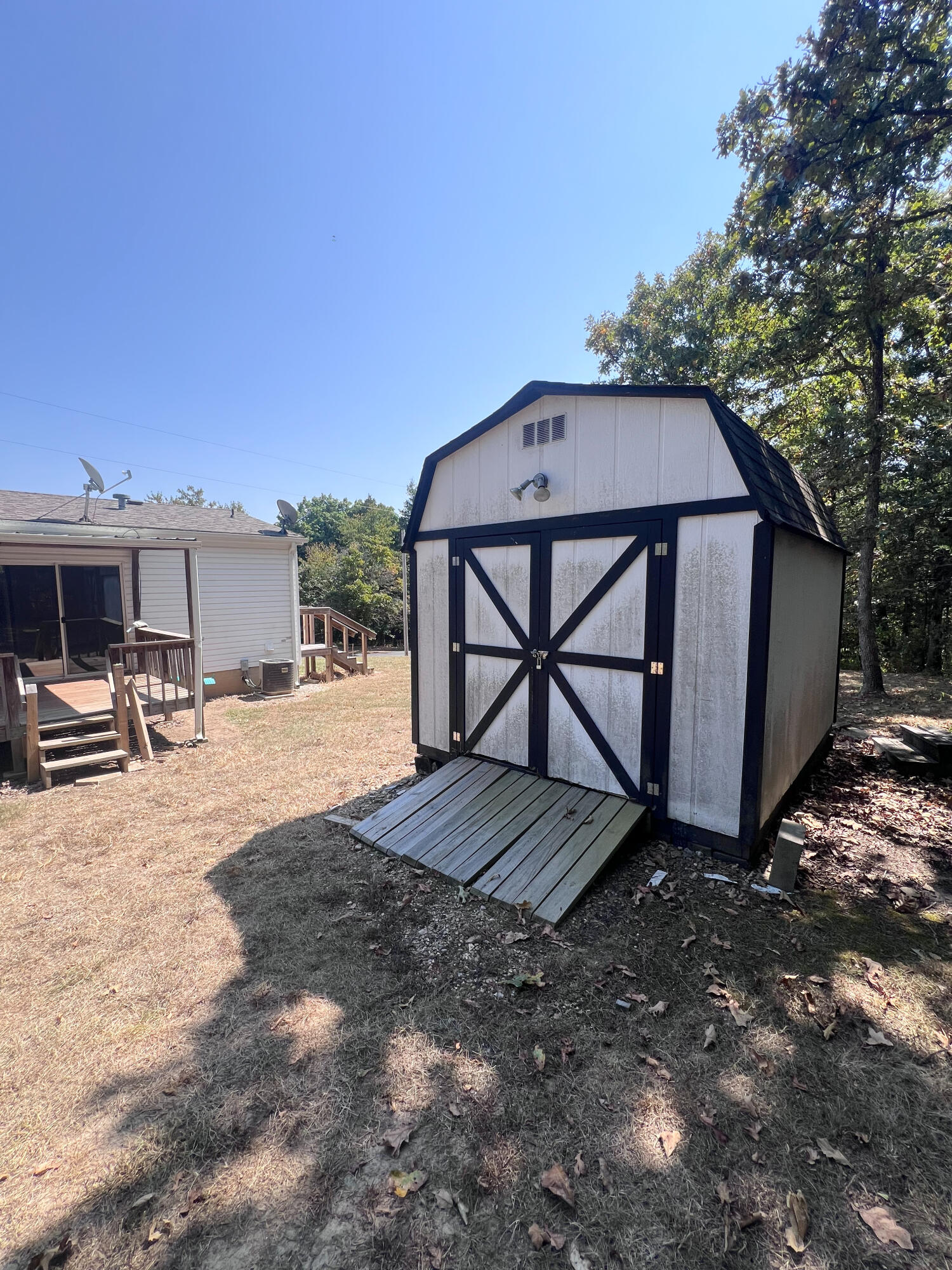 17976 New Hermitage Drive Property Photo 29