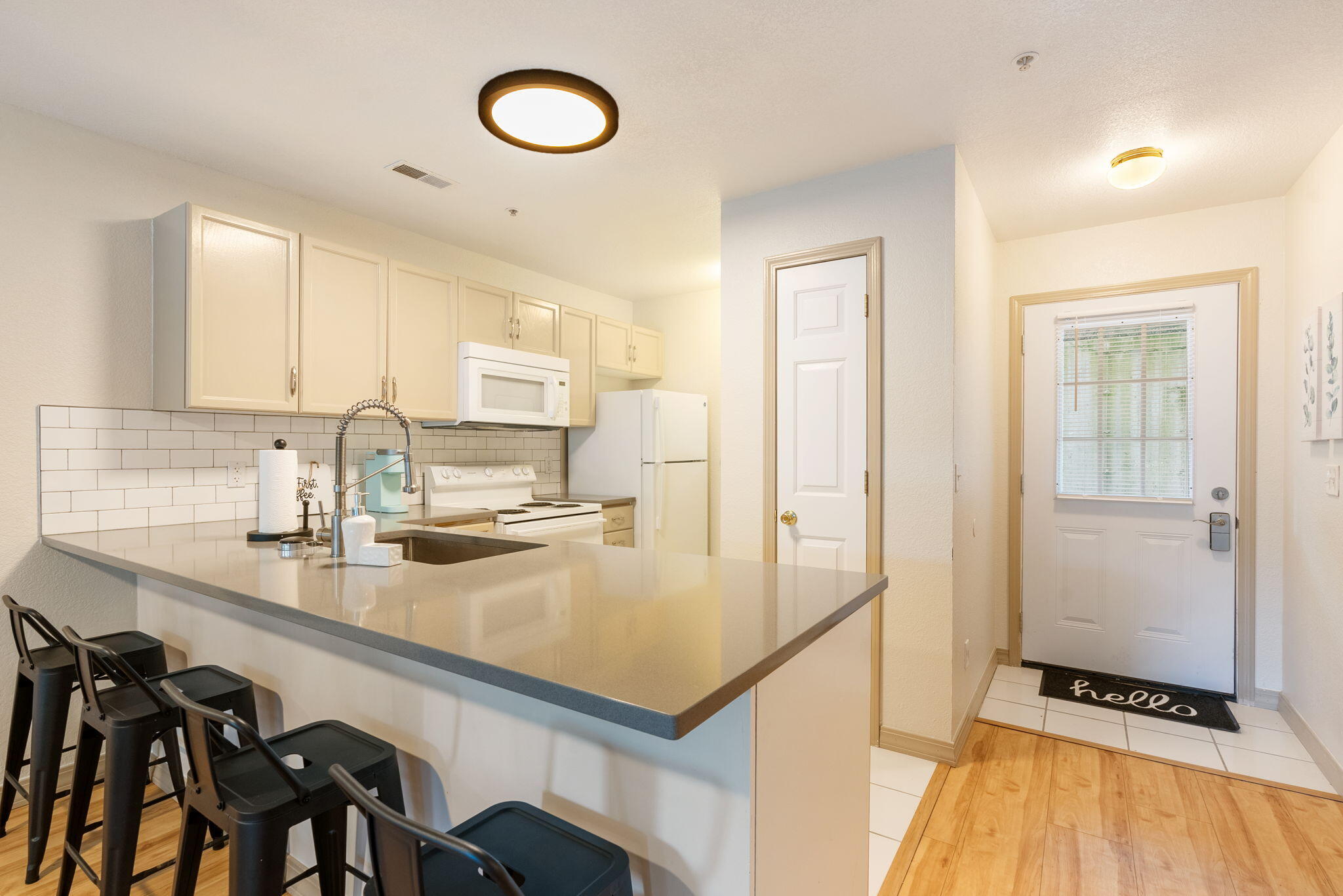 610 Abby Lane Property Photo 4