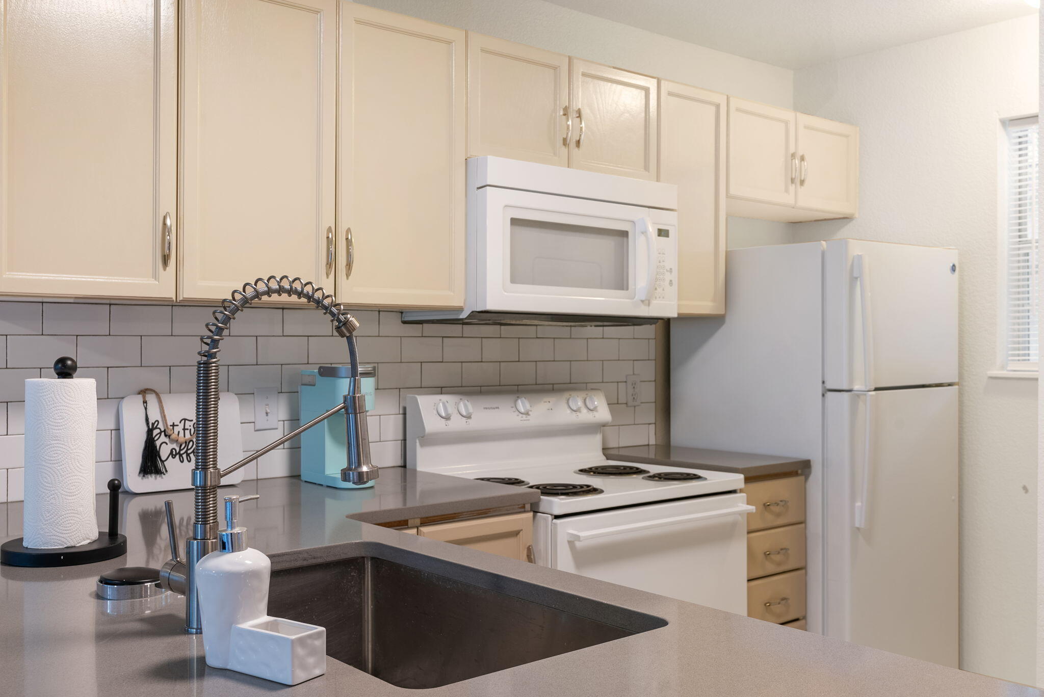 610 Abby Lane Property Photo 6