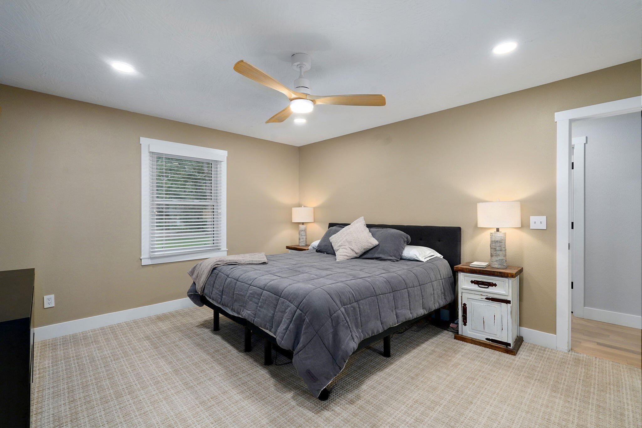 12163 State Highway Tt Property Photo 16