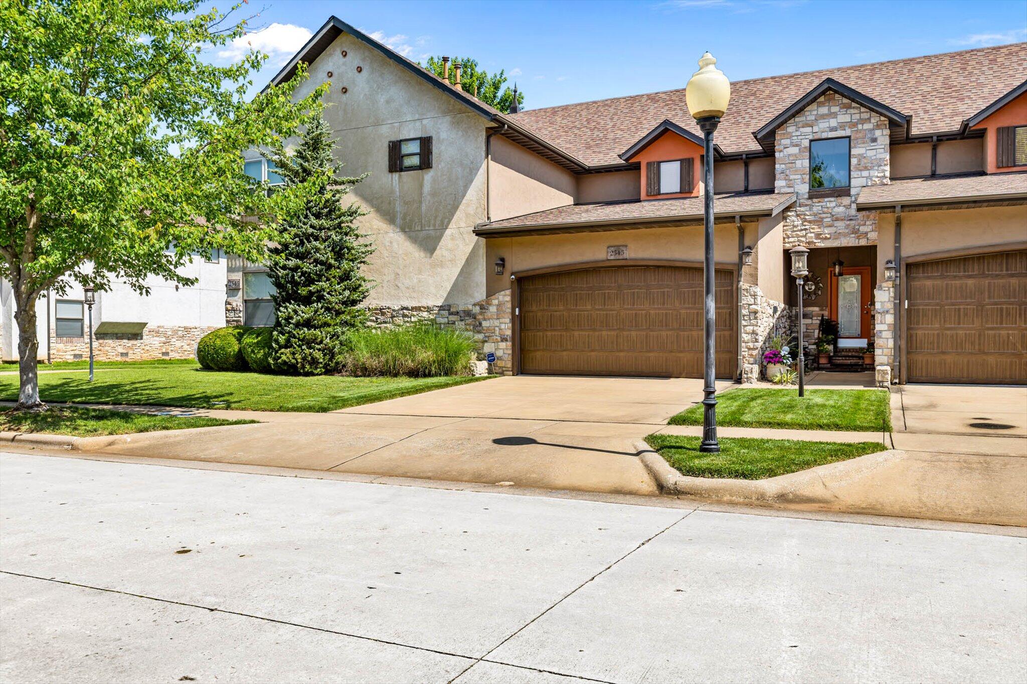 2343 West Westview Street Property Photo 3