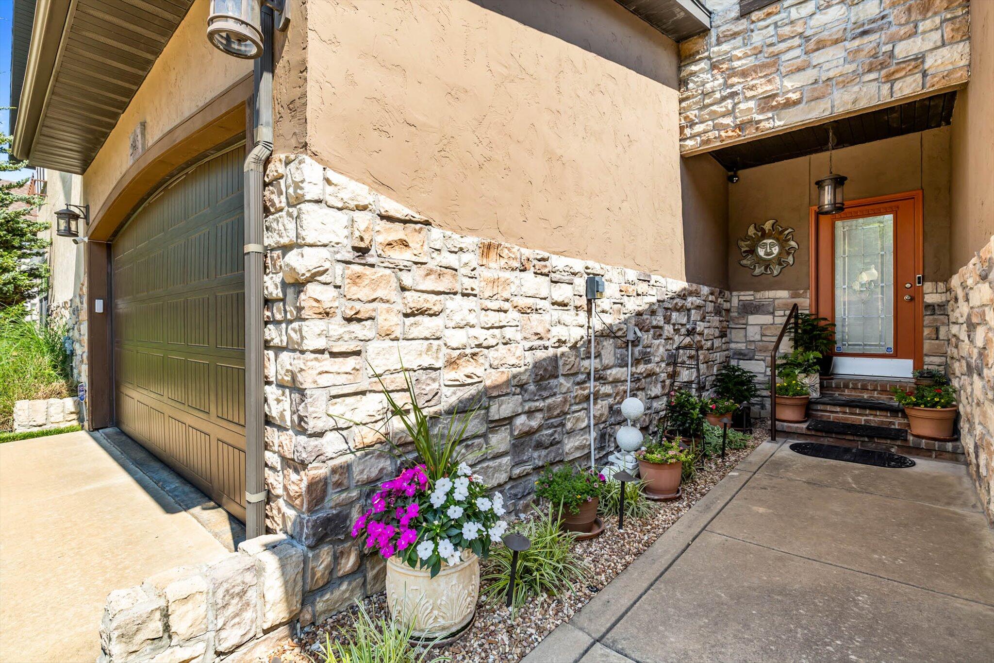 2343 West Westview Street Property Photo 4