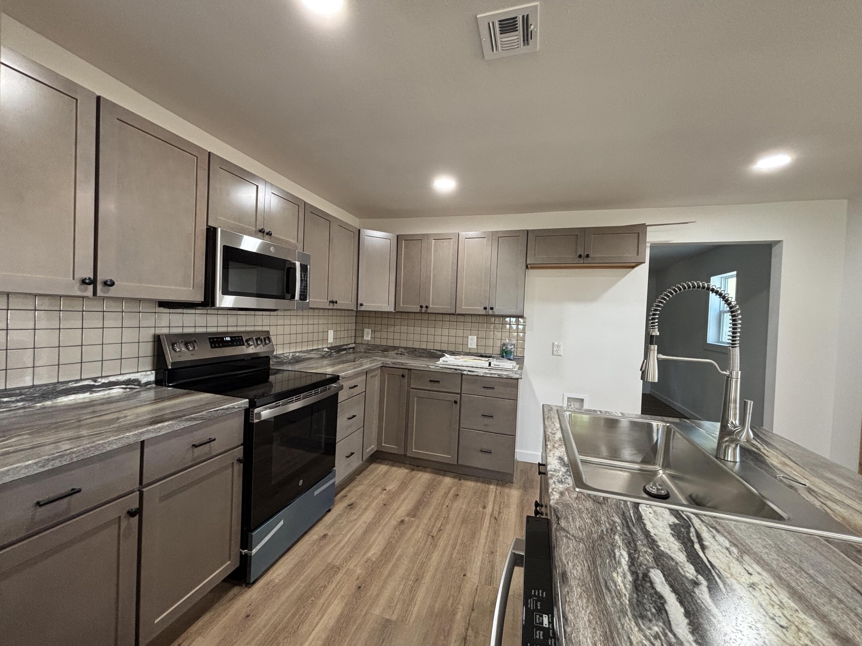 701 A Street Property Photo 9