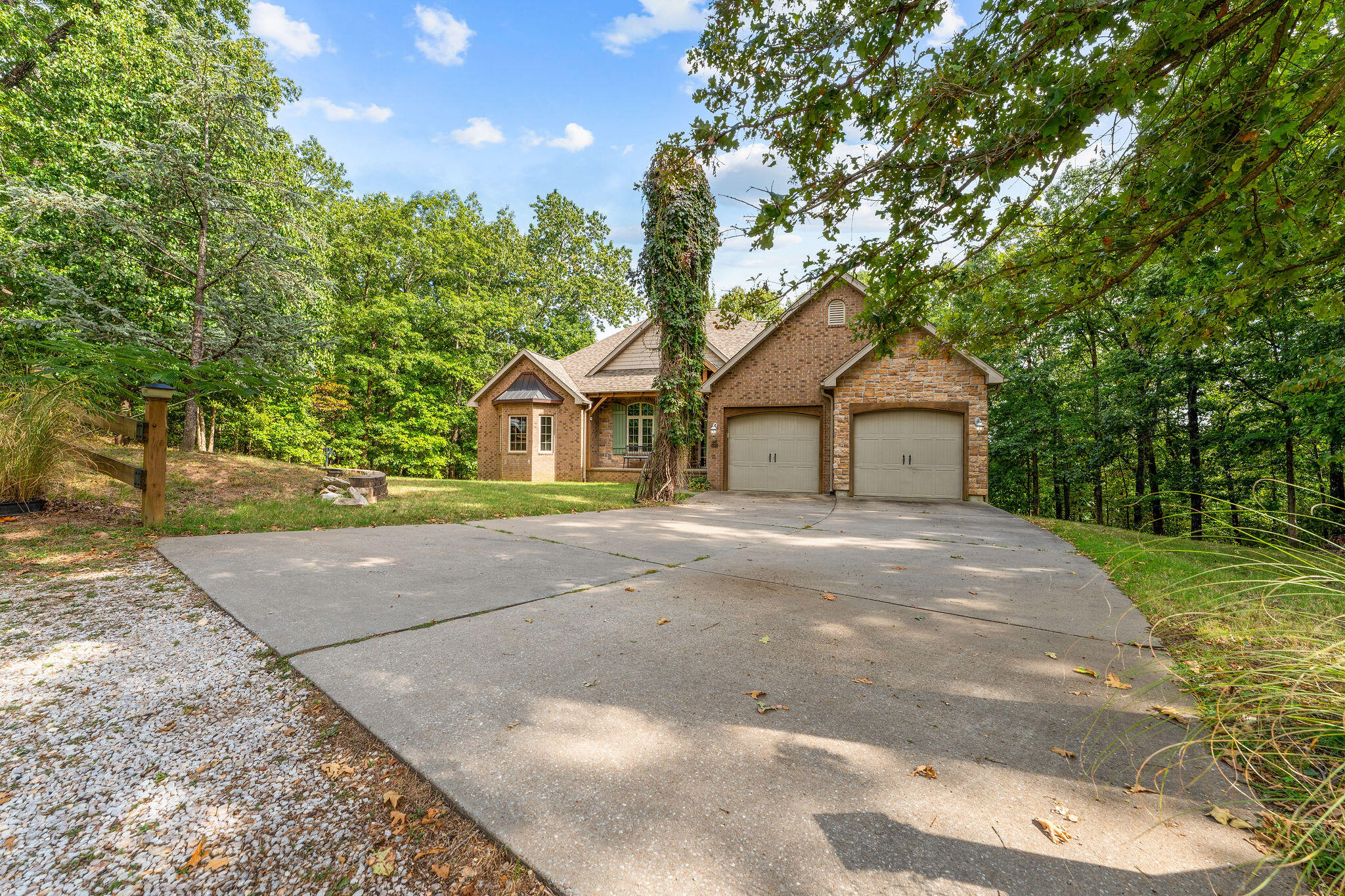 2296 Talking Rocks Road Property Photo 10