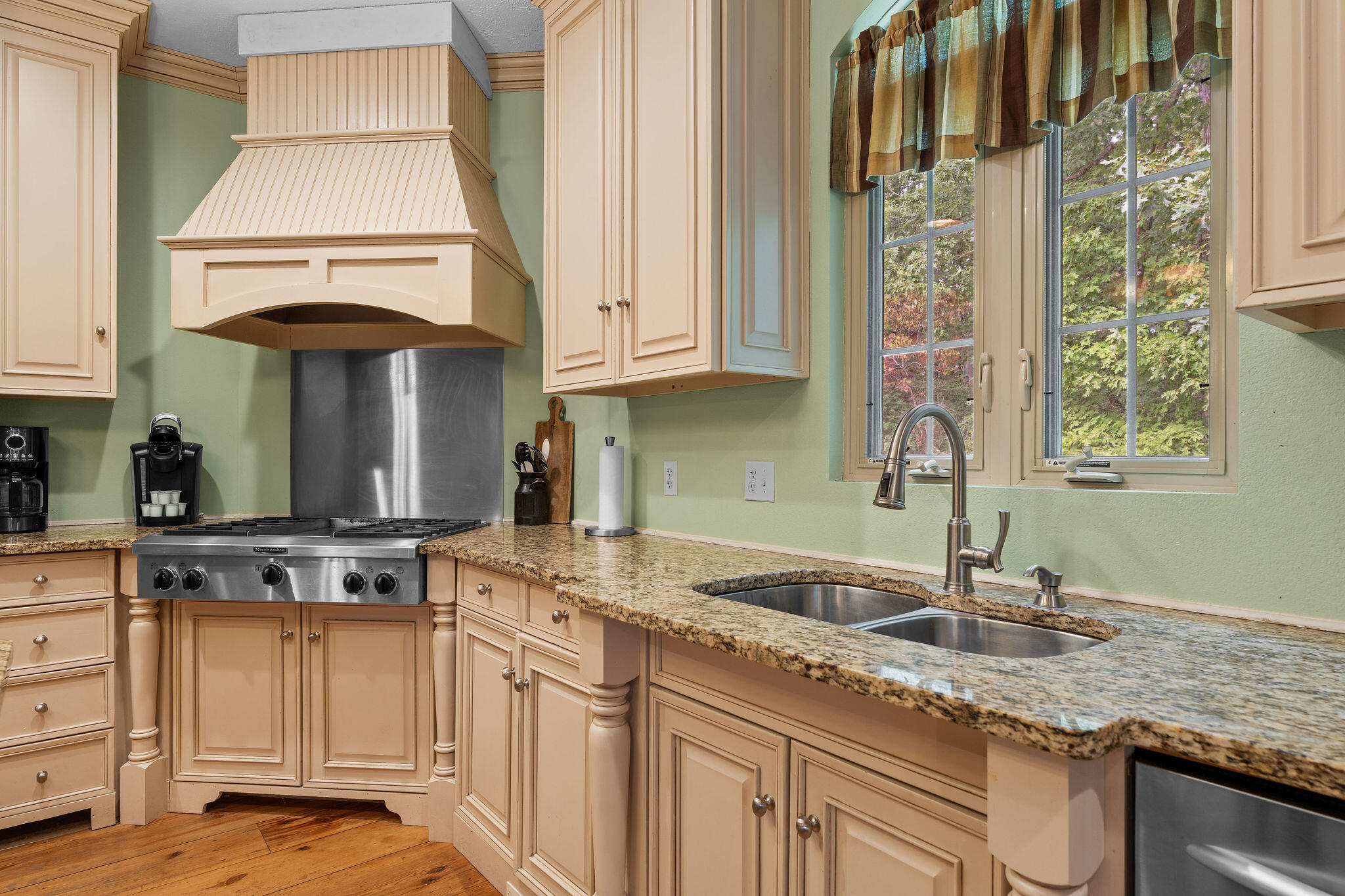 2296 Talking Rocks Road Property Photo 30