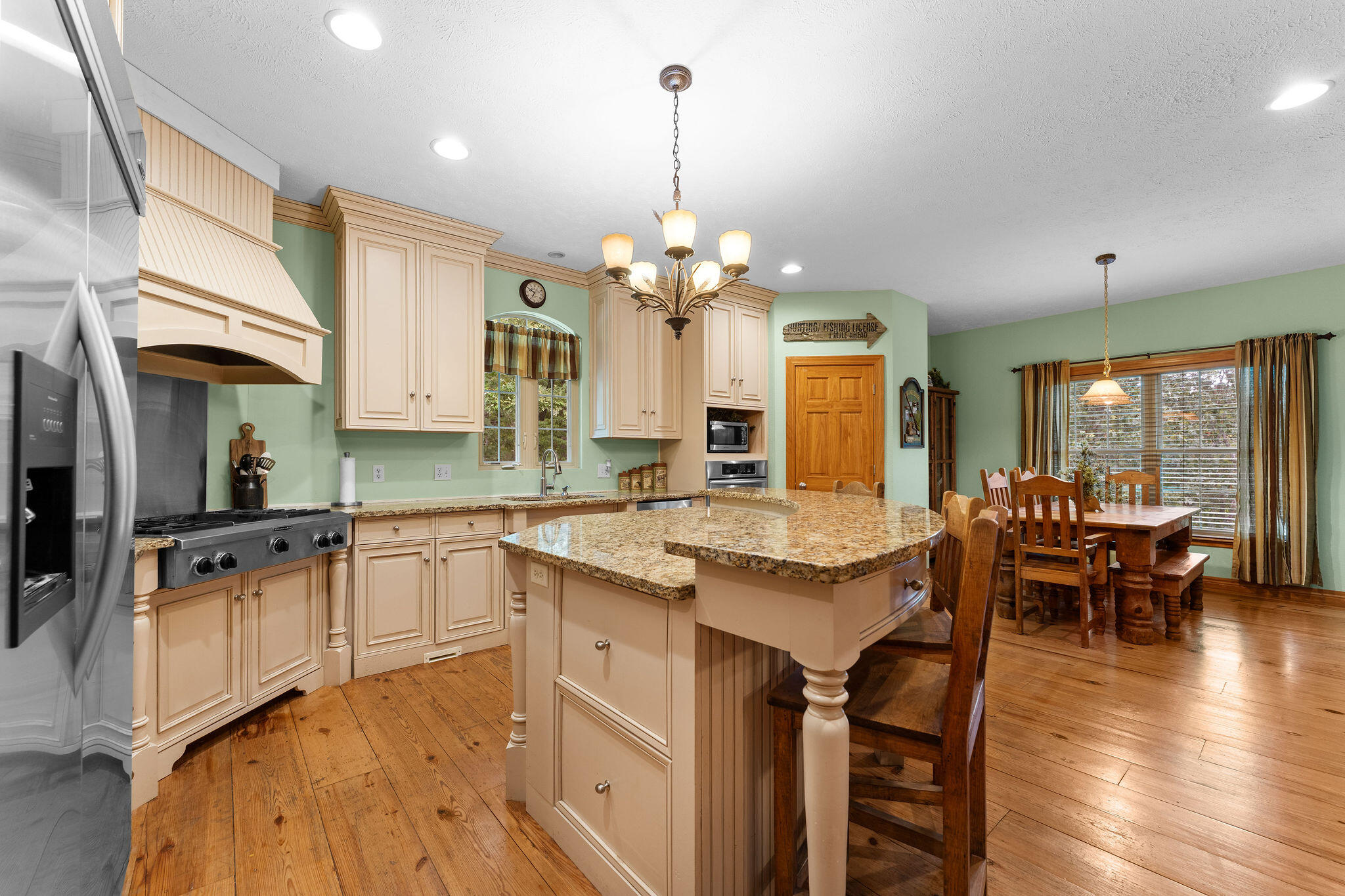 2296 Talking Rocks Road Property Photo 31