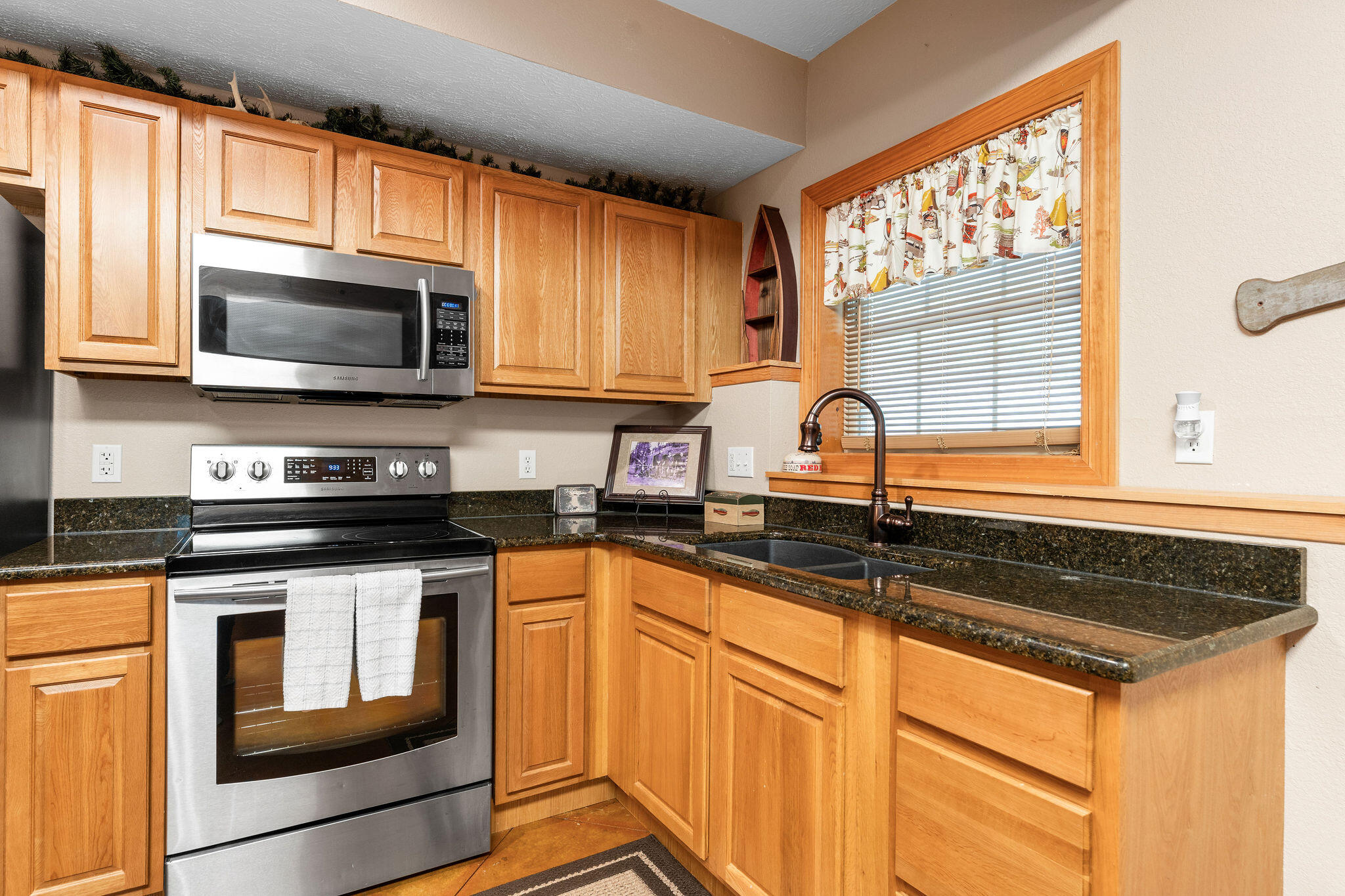 2296 Talking Rocks Road Property Photo 44