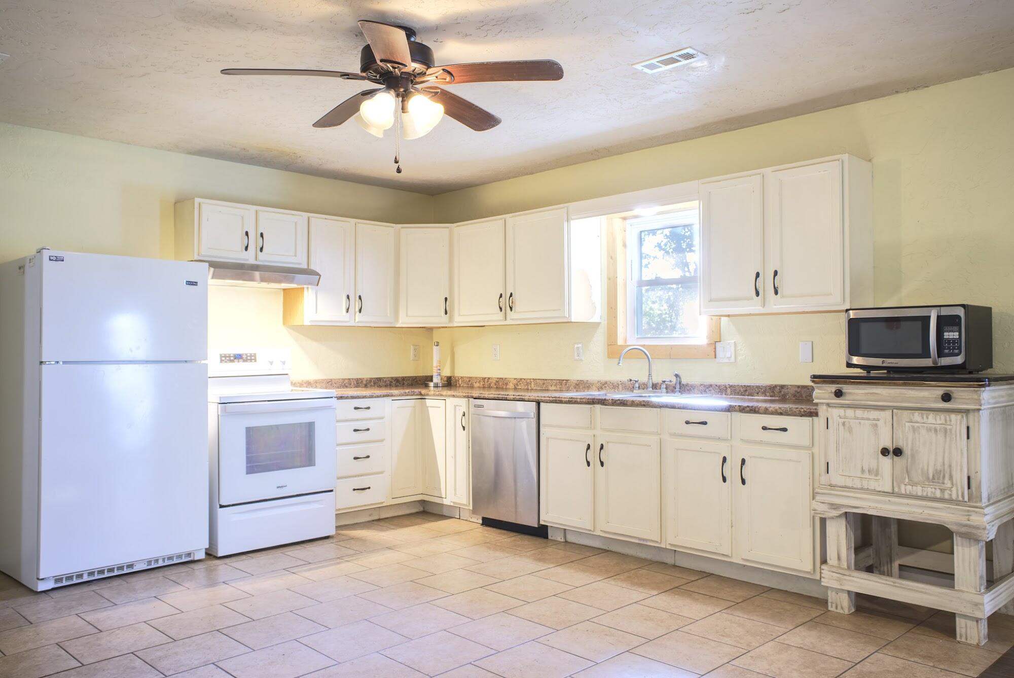 12224 Valley View Road Property Photo 2